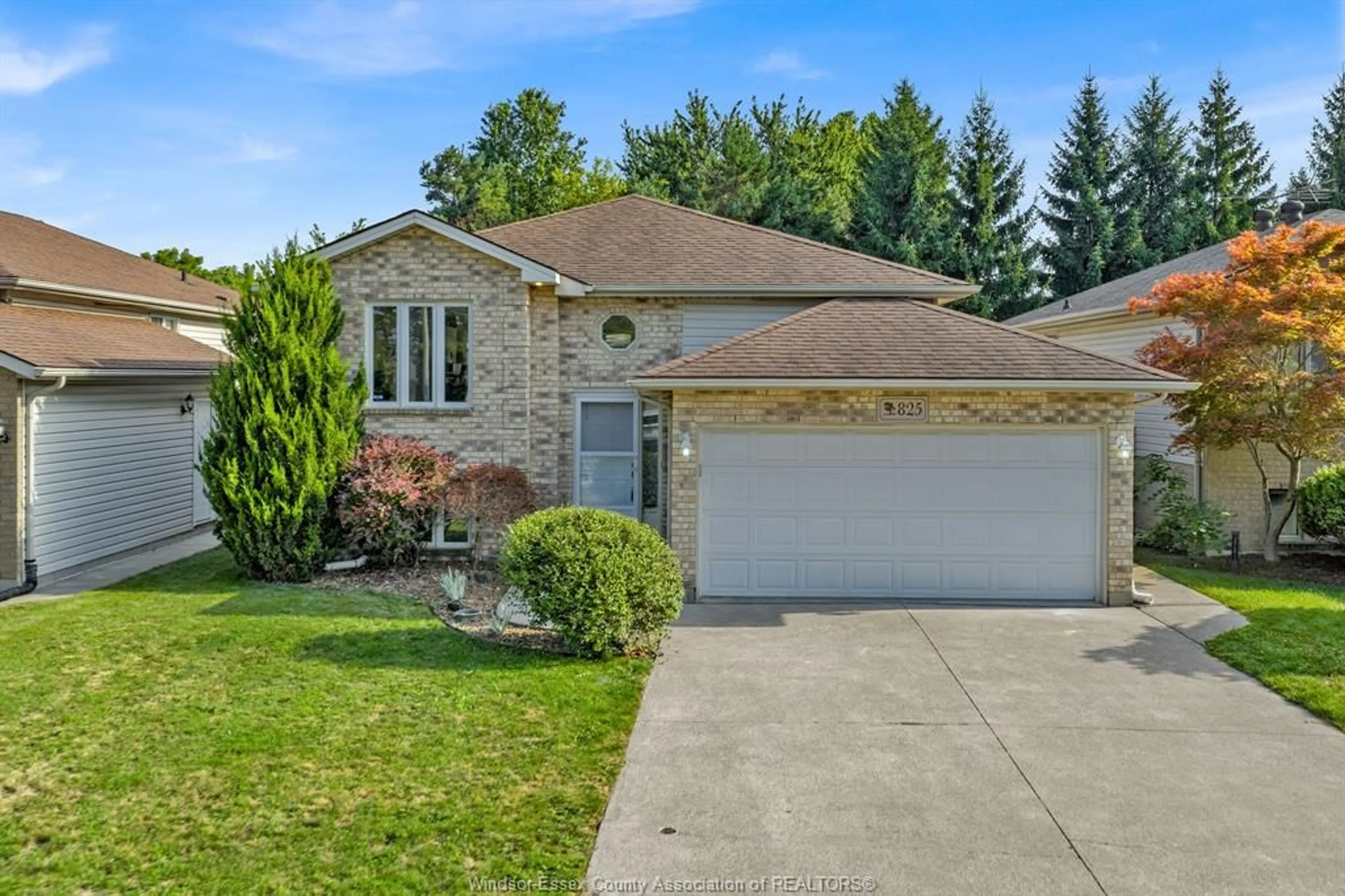 Unknown for 825 SILVERDALE Dr, Windsor Ontario N9G 2V9