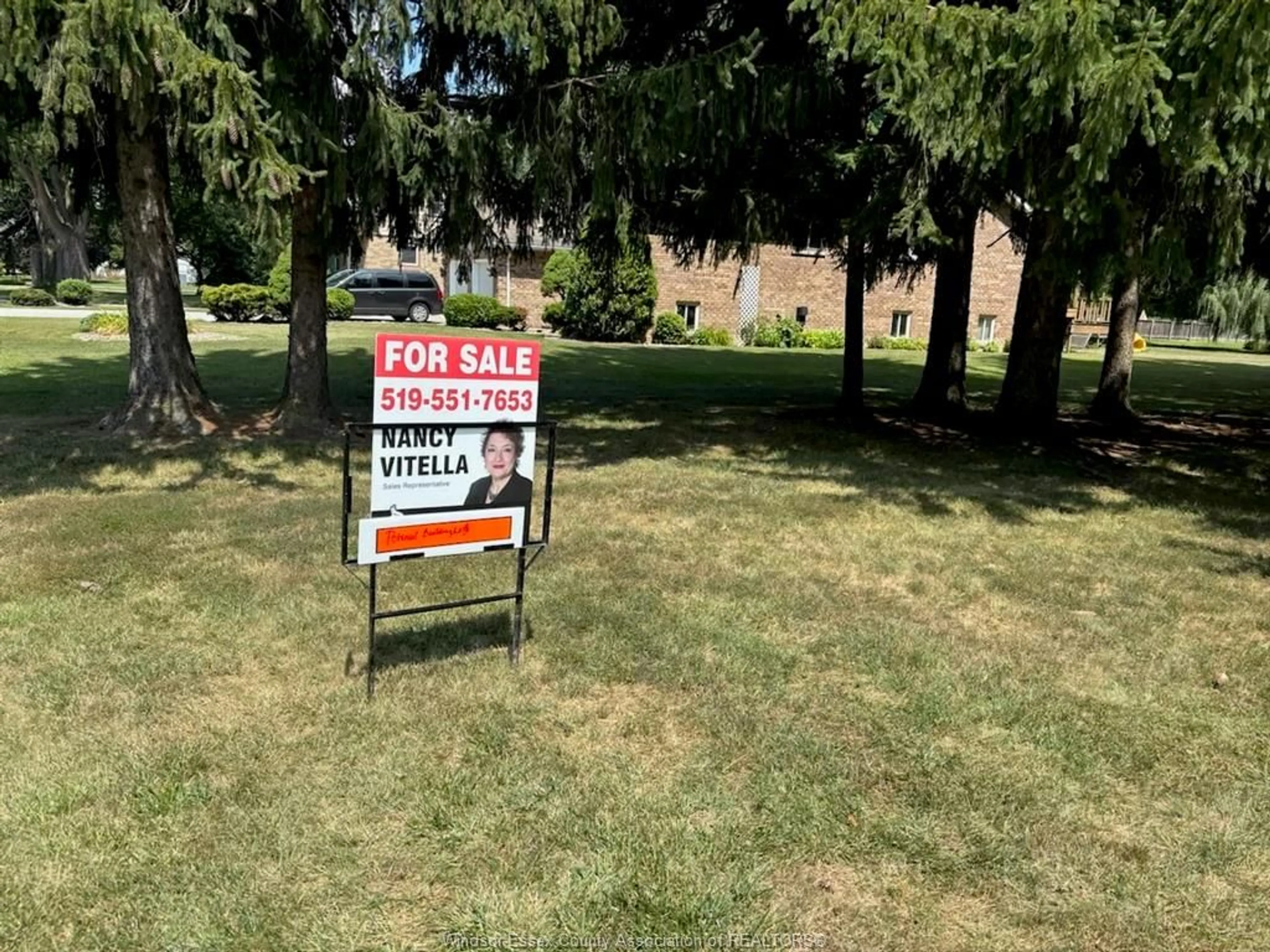 A pic from outside/outdoor area/front of a property/back of a property/a pic from drone, street for V/L RICHELIEU, LaSalle Ontario N9H 1T6