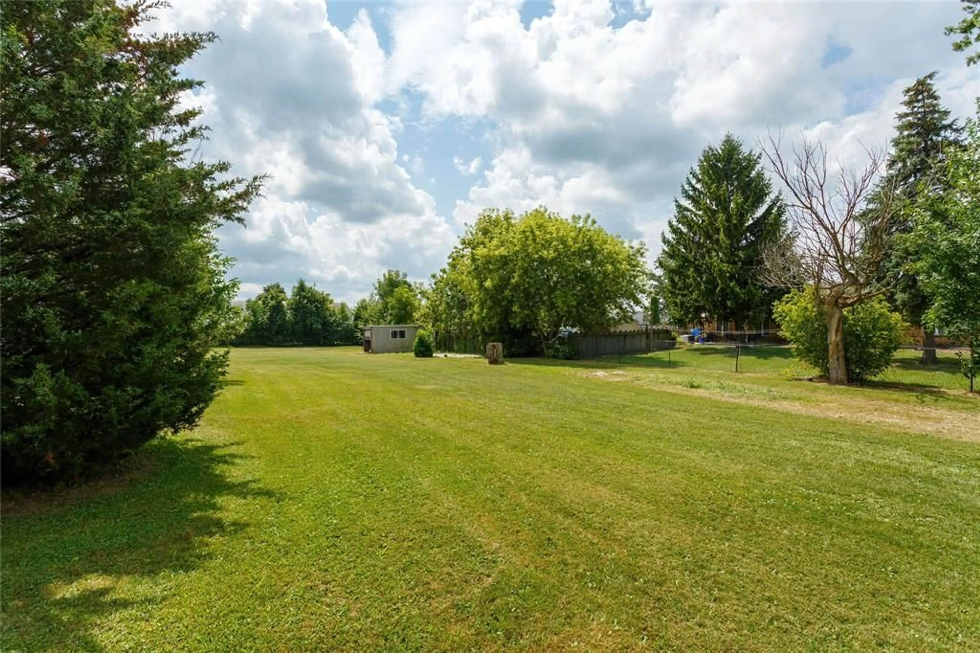 A pic from outside/outdoor area/front of a property/back of a property/a pic from drone, unknown for 2411 ADELIA St, St Clair Ontario N0N 1B0