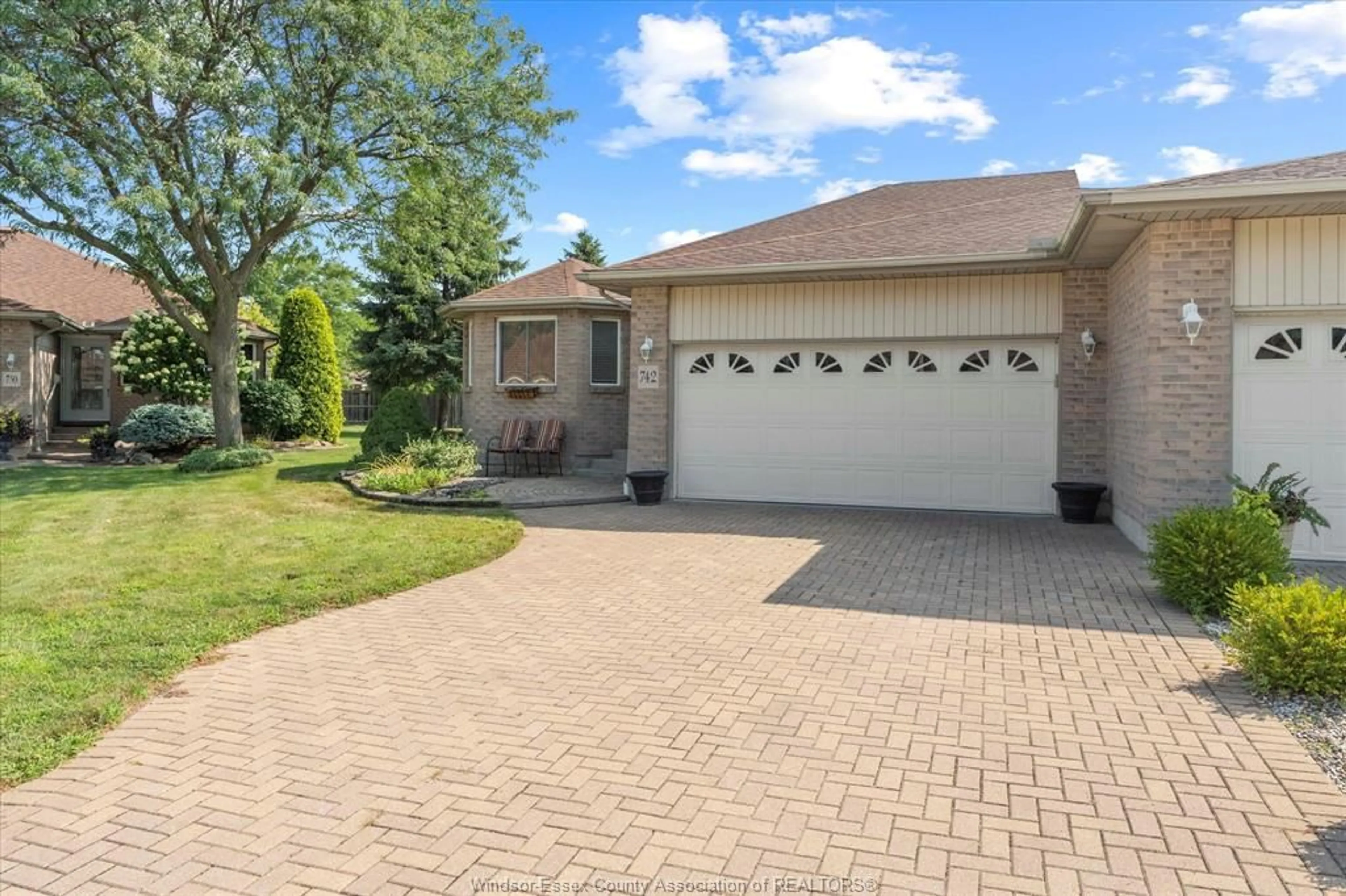 Home with brick exterior material, street for 742 RODFAM Crt, Windsor Ontario N9G 2W3