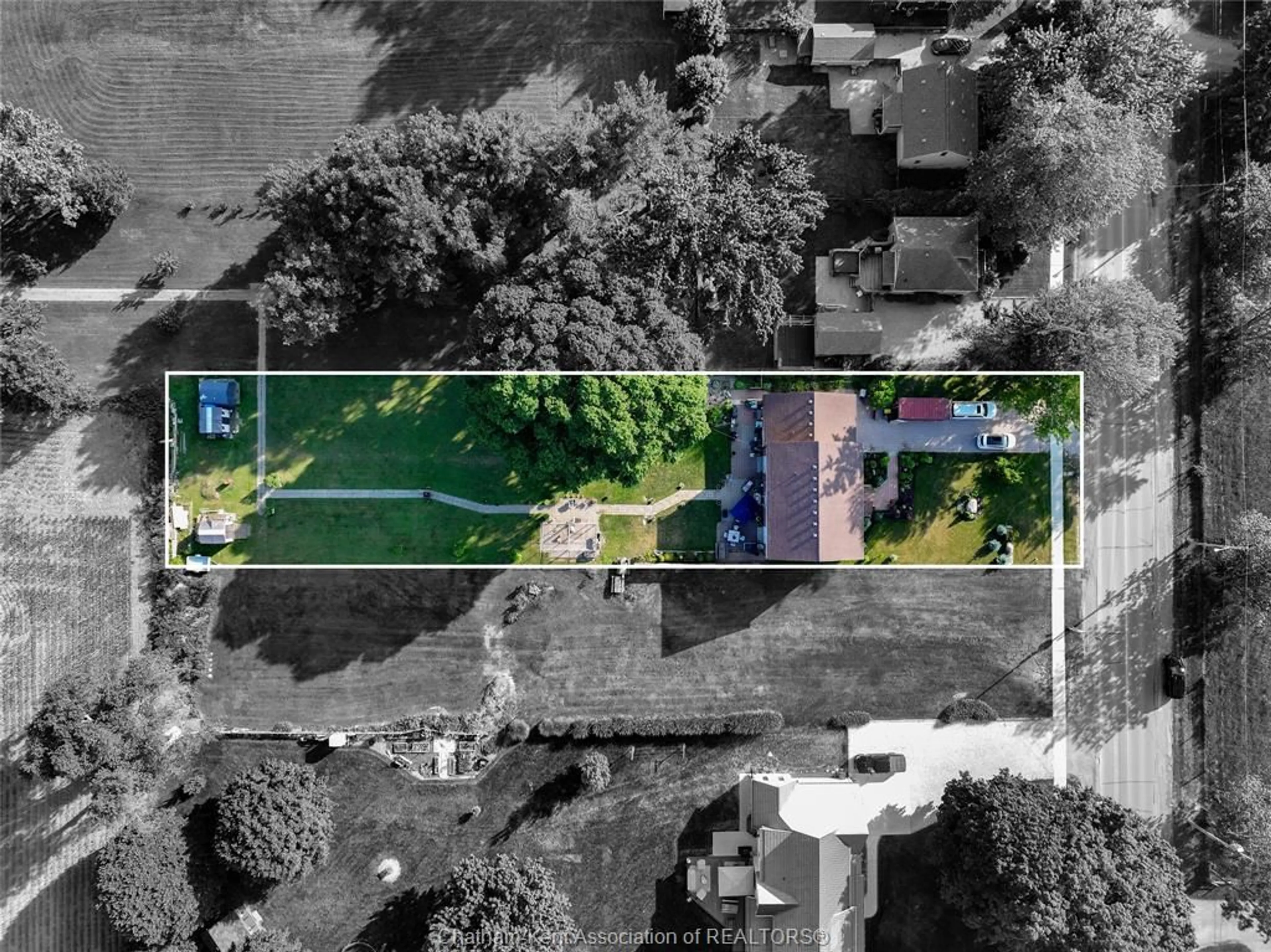 A pic from outside/outdoor area/front of a property/back of a property/a pic from drone, street for 140 MAIN St, Ridgetown Ontario N0P 2C0