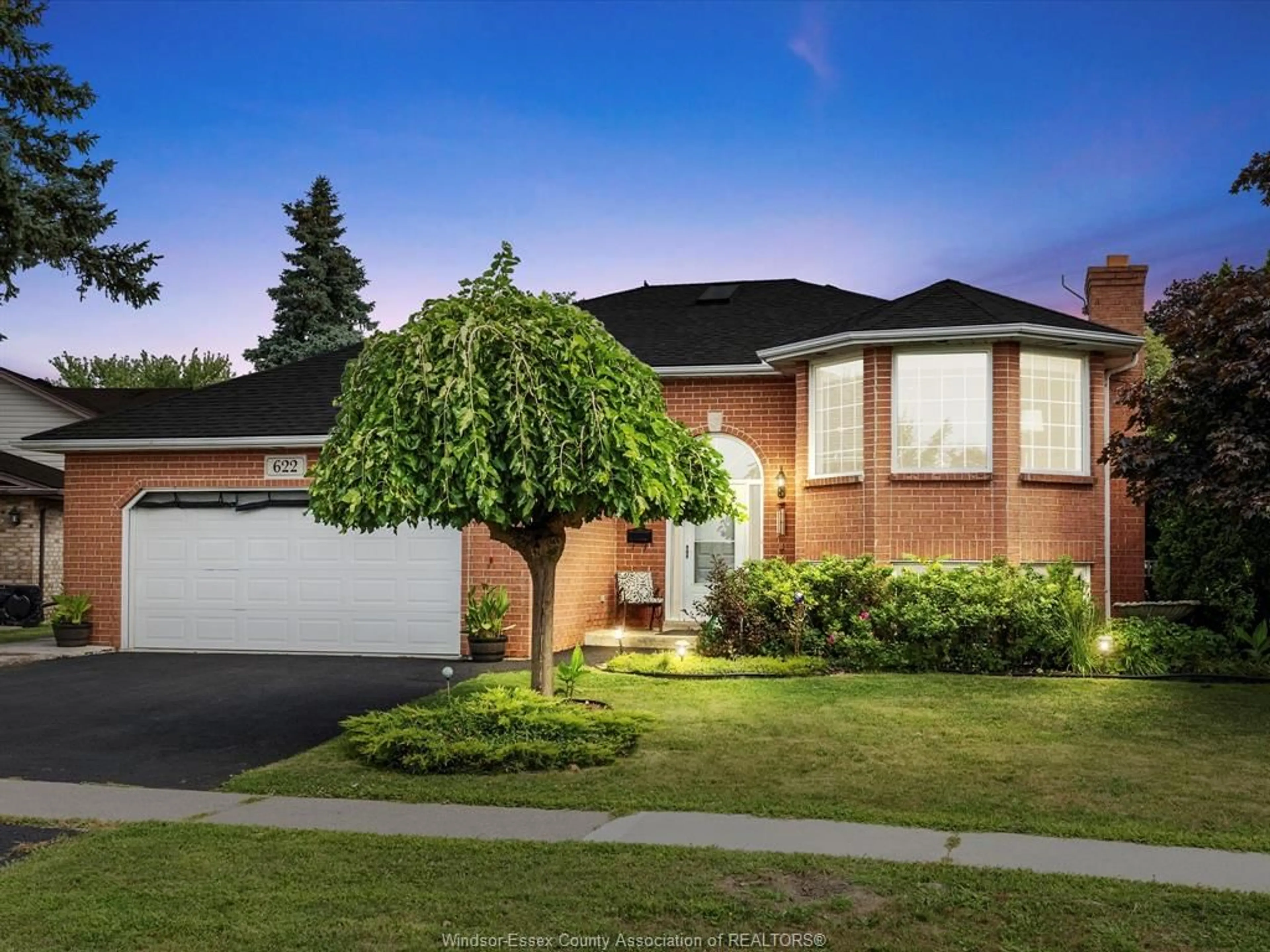 Home with brick exterior material, street for 622 Richmond St, Amherstburg Ontario N9V 3Y4