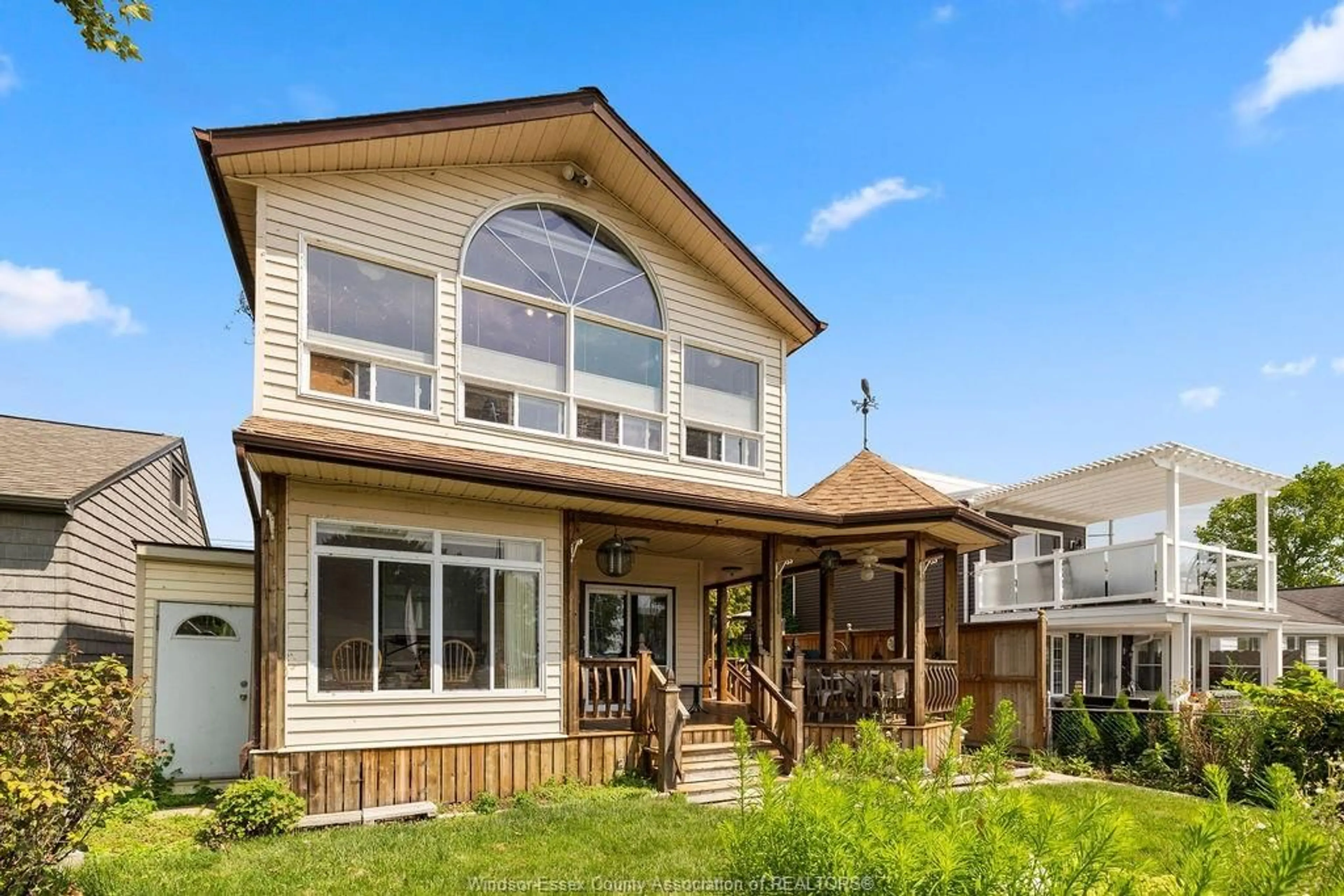 Home with vinyl exterior material, unknown for 903 LORNA St, Kingsville Ontario N9Y 3V4