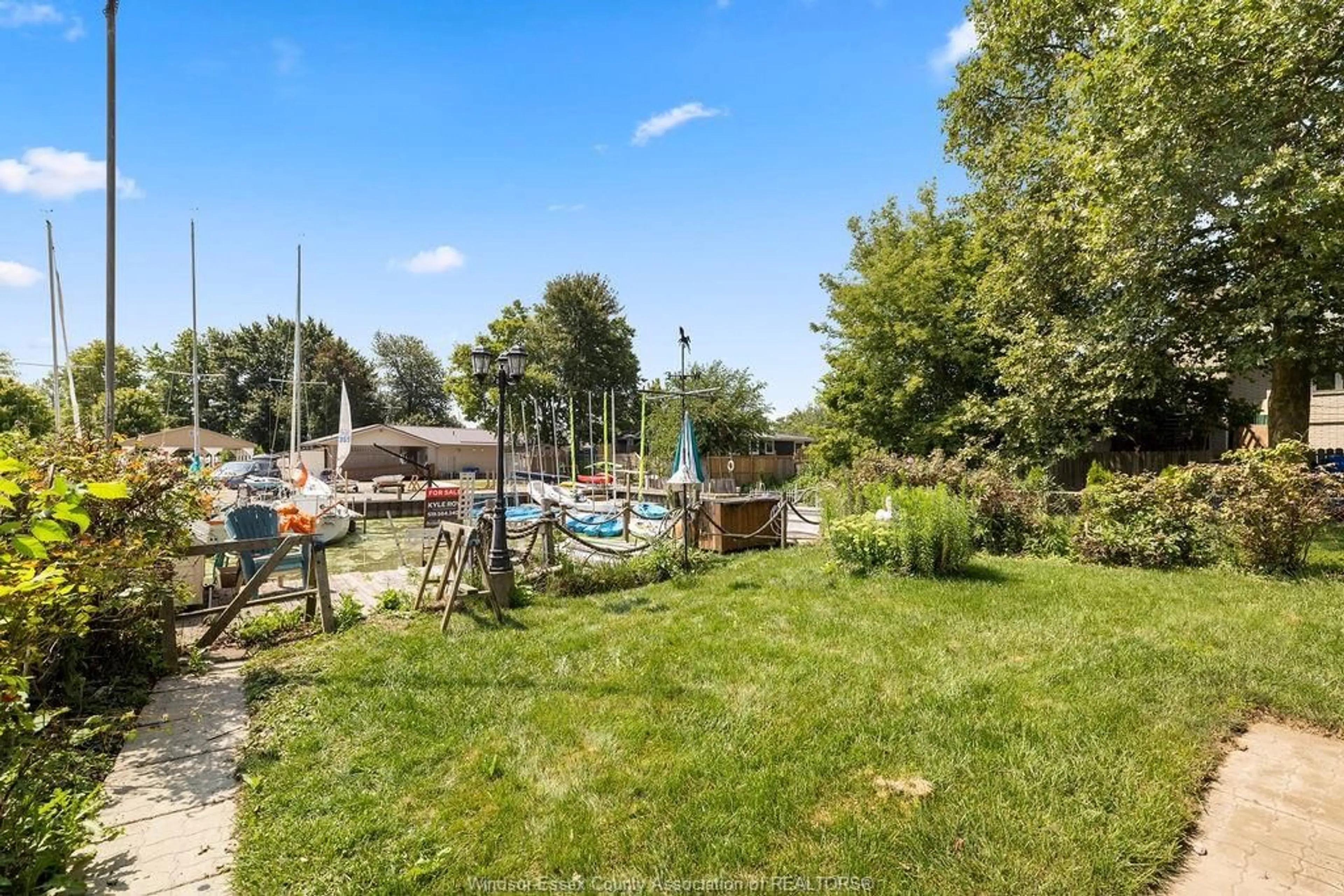Pool for 903 LORNA St, Kingsville Ontario N9Y 3V4