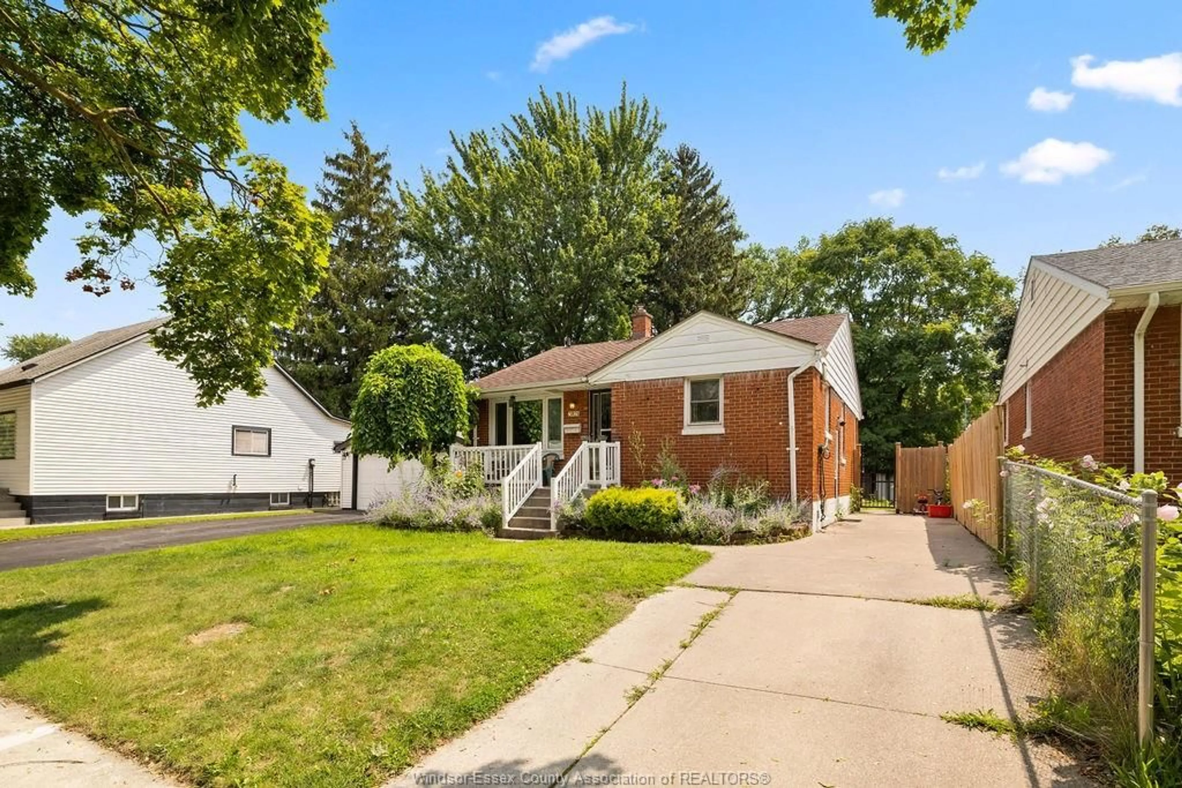 Unknown for 3821 VAUGHAN St, Windsor Ontario N9C 1Z6