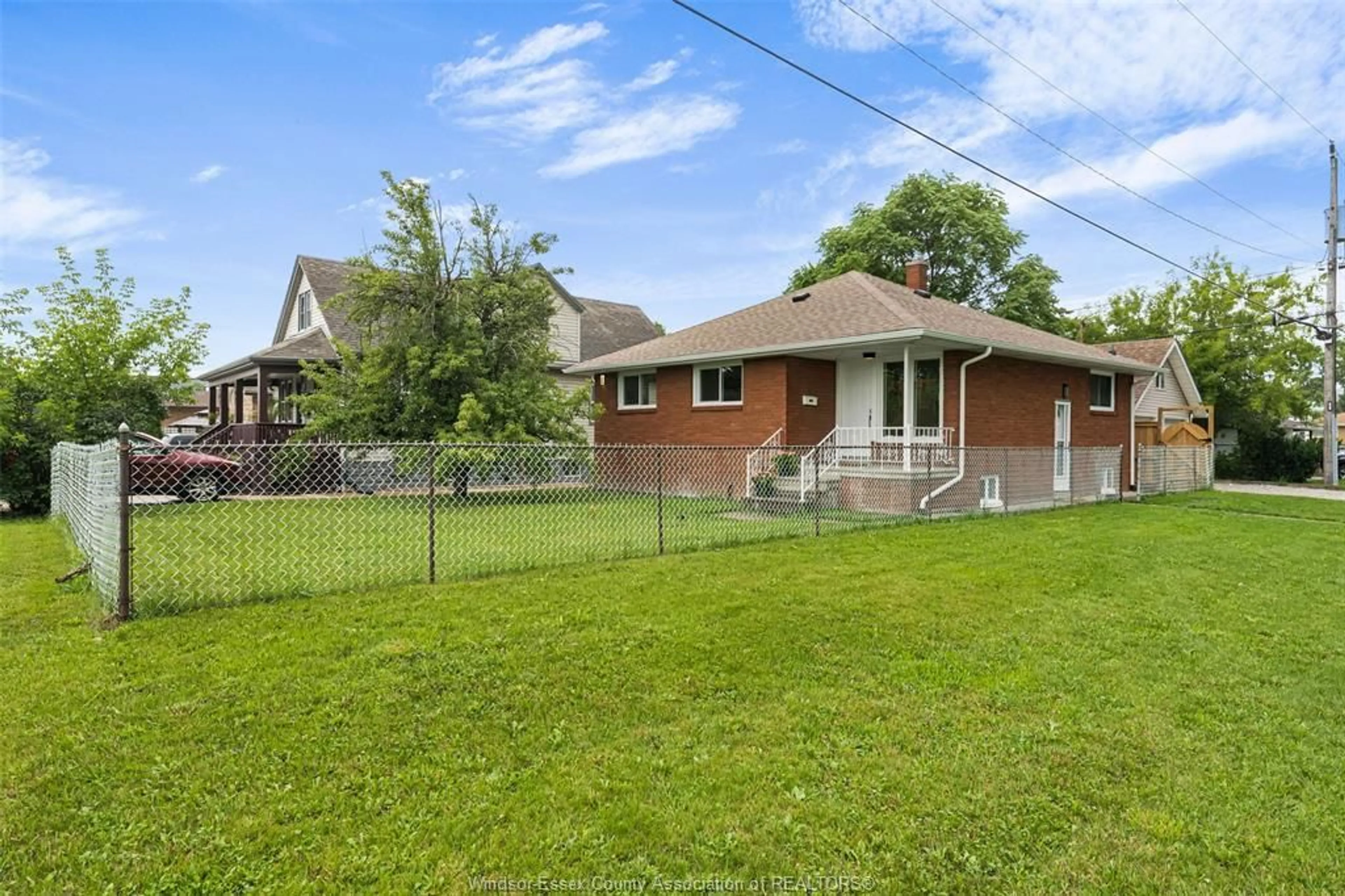 A pic from outside/outdoor area/front of a property/back of a property/a pic from drone, street for 2503 MELDRUM, Windsor Ontario N8W 4E9