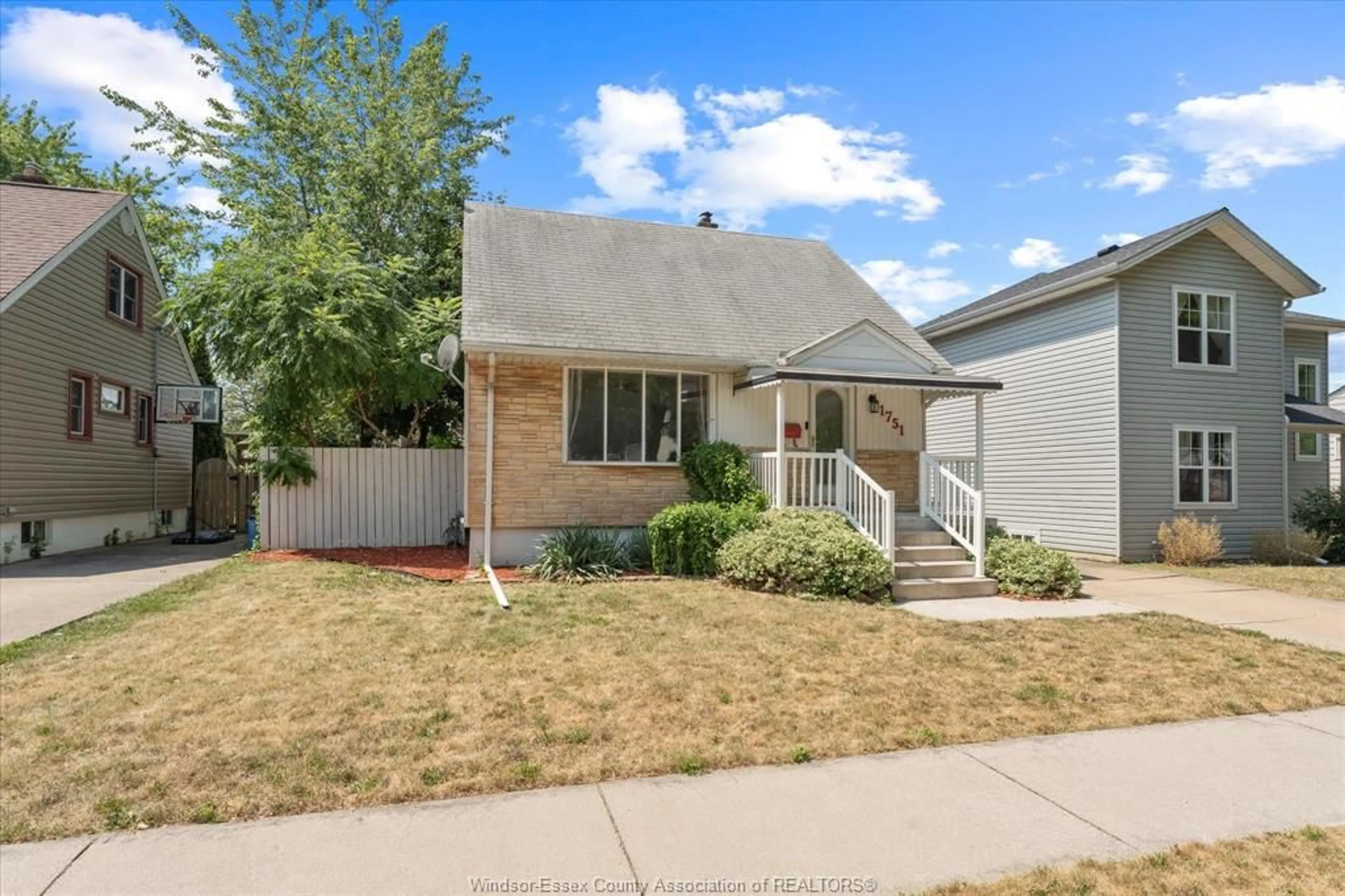 Home with vinyl exterior material, street for 1751 Labadie Rd, Windsor Ontario N8Y 4H6