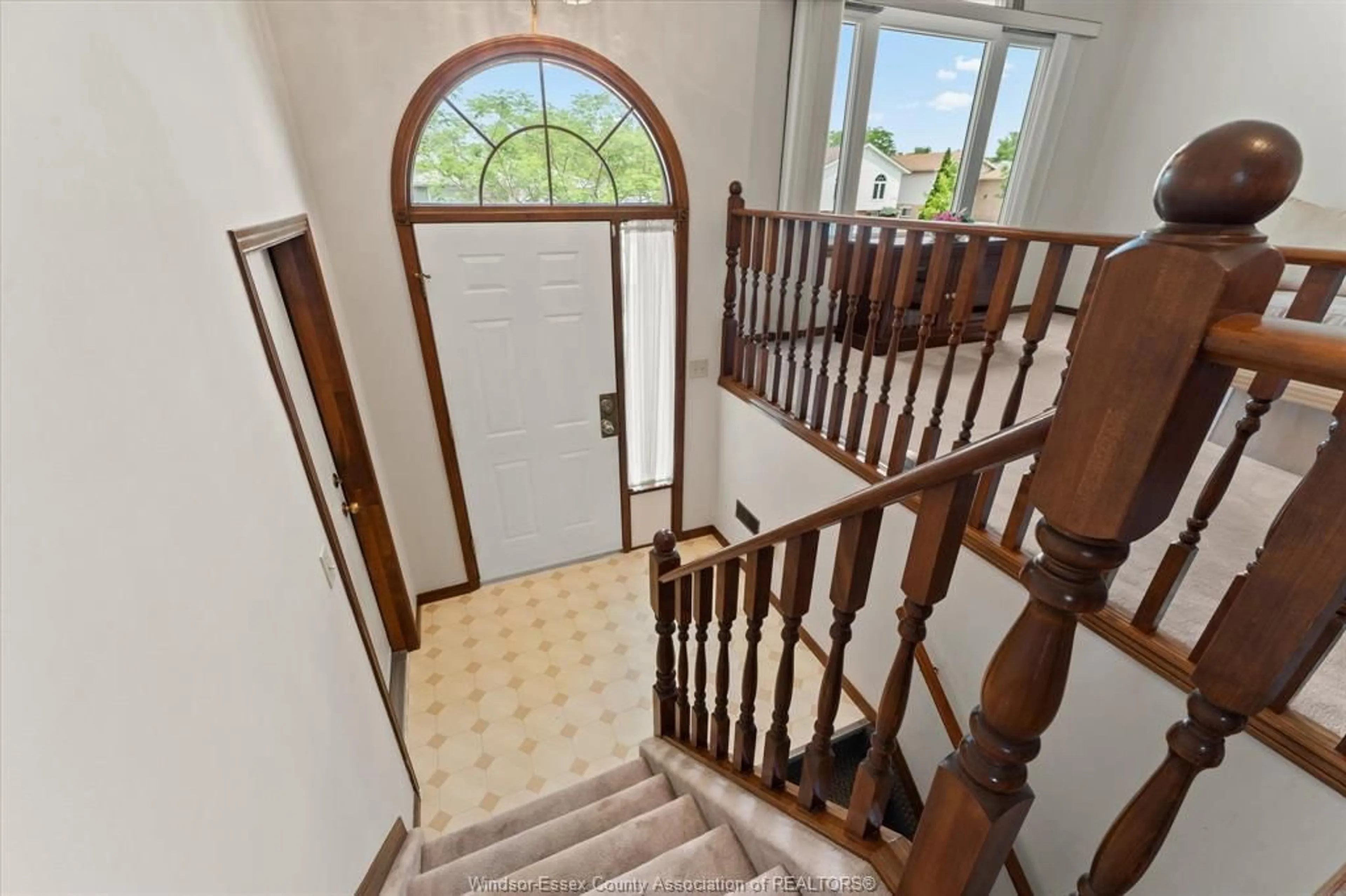 Unknown for 2913 ROBILLARD CRES, Windsor Ontario N8W 5L2