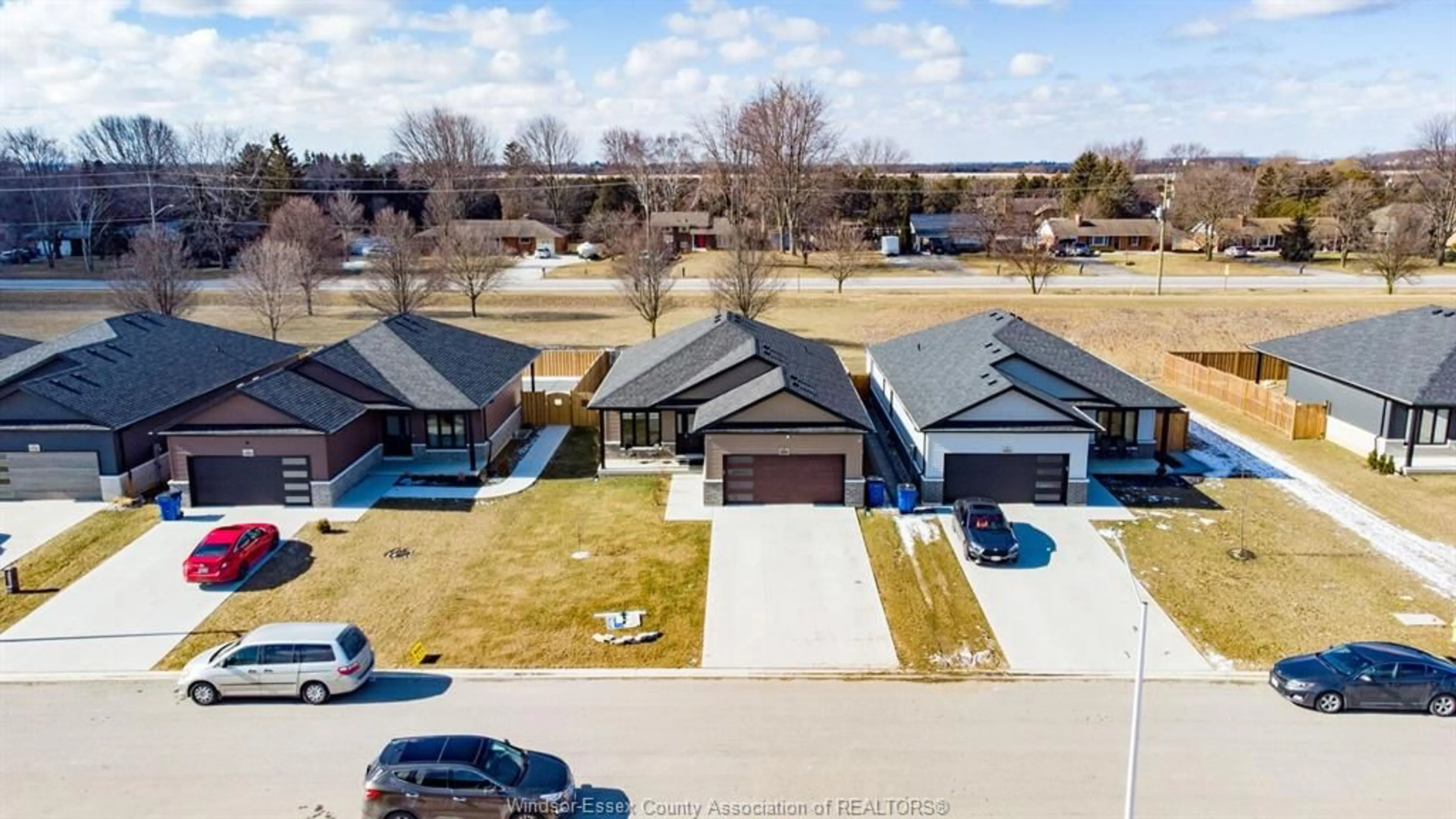 A pic from outside/outdoor area/front of a property/back of a property/a pic from drone, water/lake/river/ocean view for 224 MOONSTONE Cres, Chatham Ontario N7M 0S1