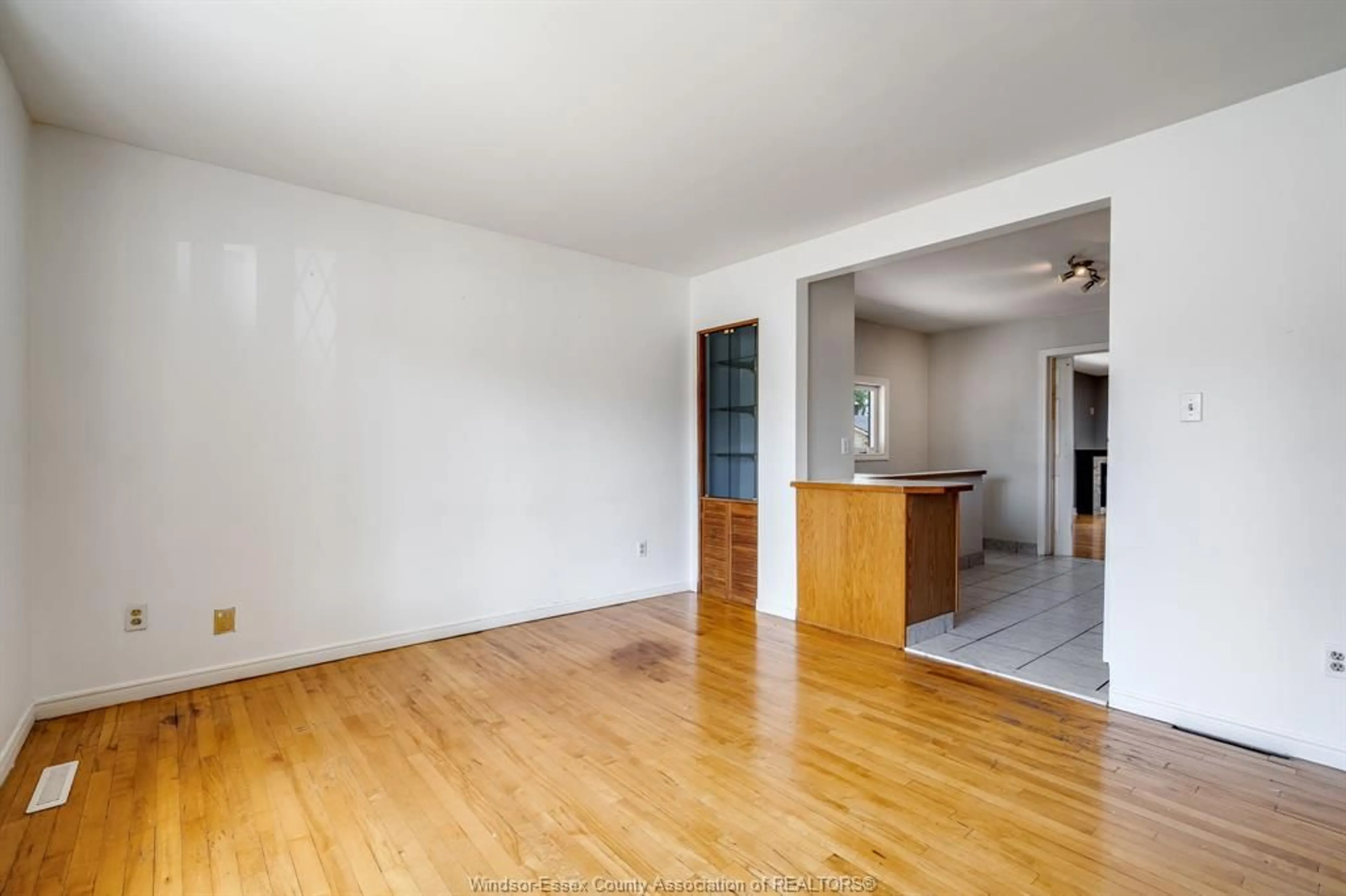A pic of a room for 1672 Ellrose, Windsor Ontario N8Y 3X7