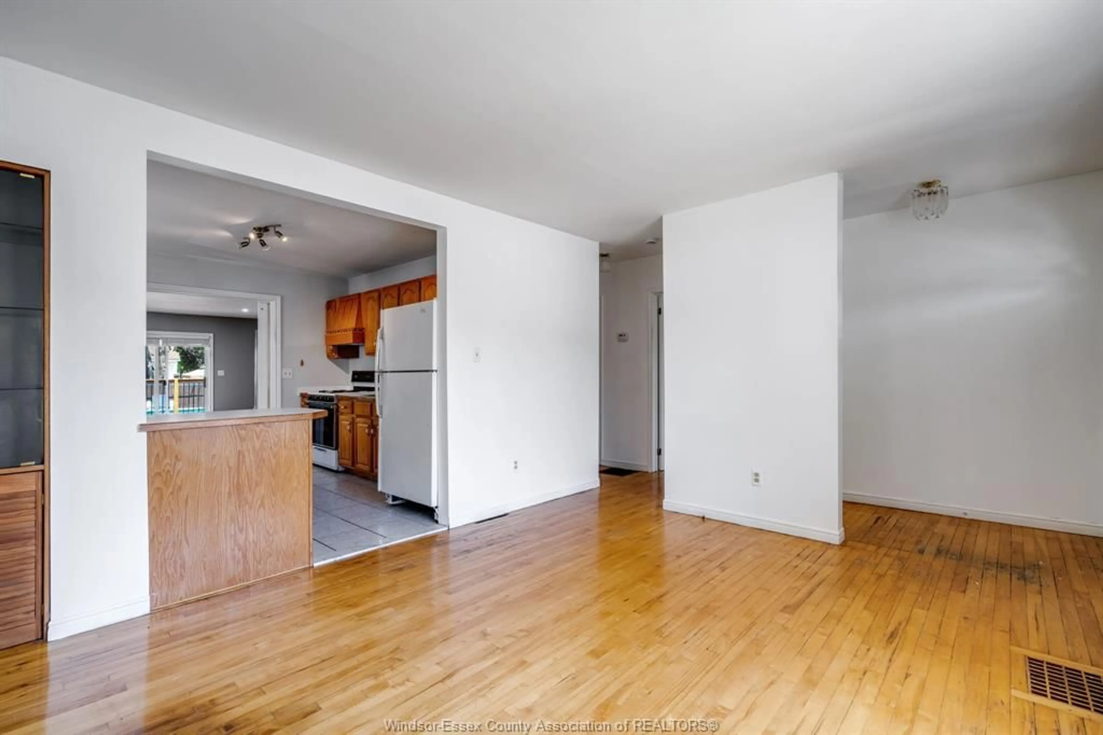 A pic of a room for 1672 Ellrose, Windsor Ontario N8Y 3X7