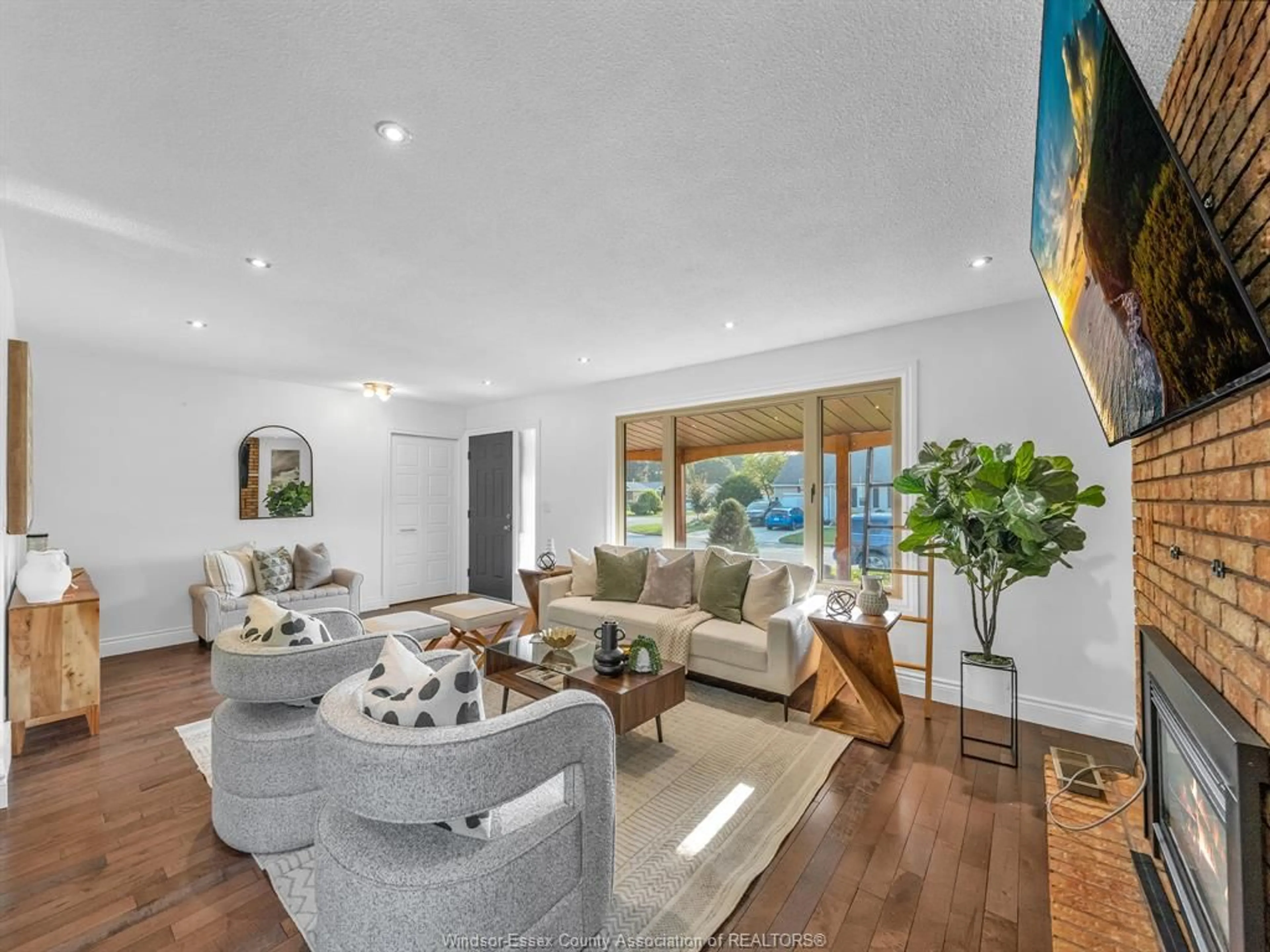 Living room with furniture, unknown for 99 Woodycrest Ave, Kingsville Ontario N9Y 3P7