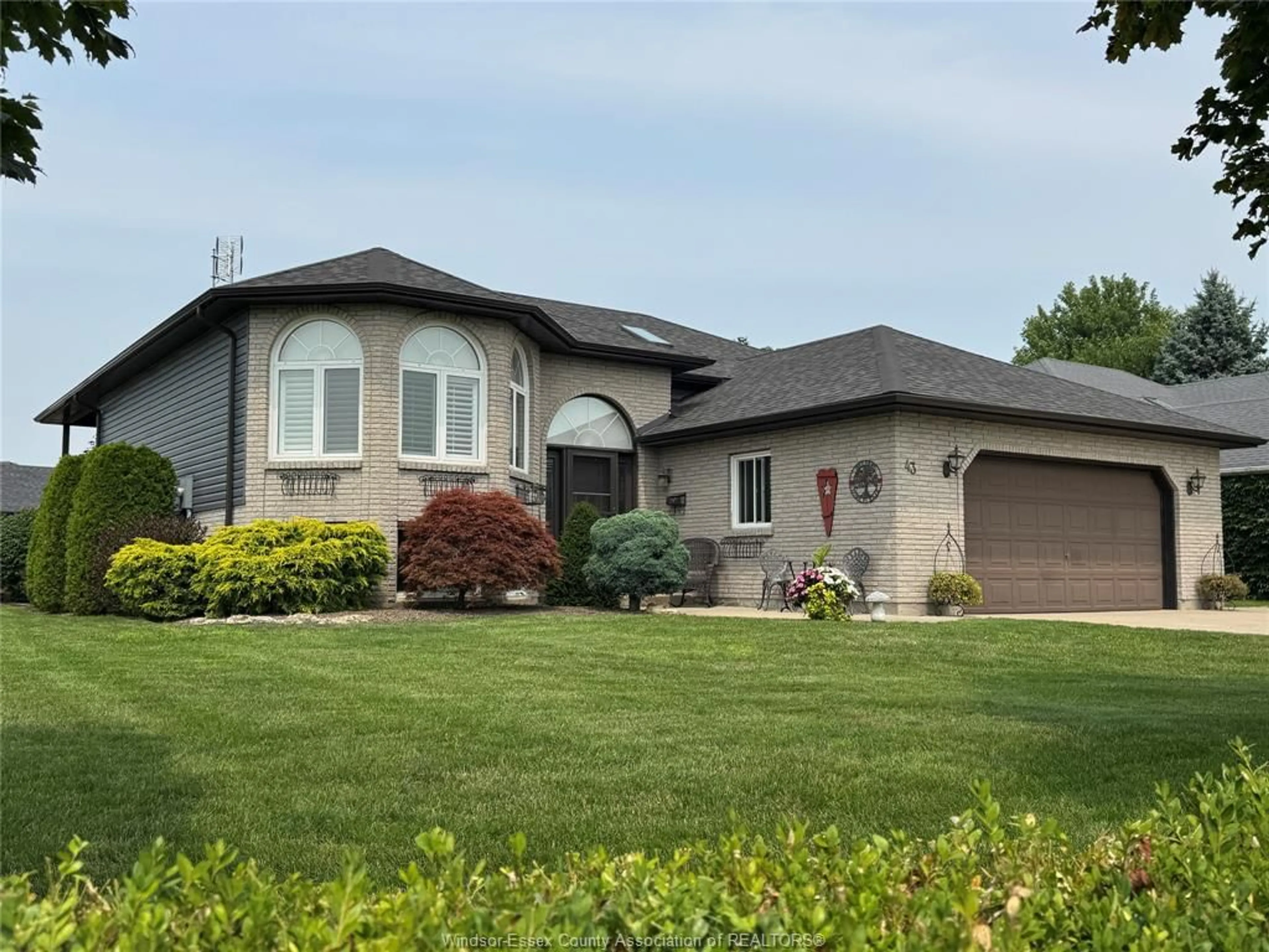 Home with vinyl exterior material, street for 43 CARTER Ave, Leamington Ontario N8H 5C9