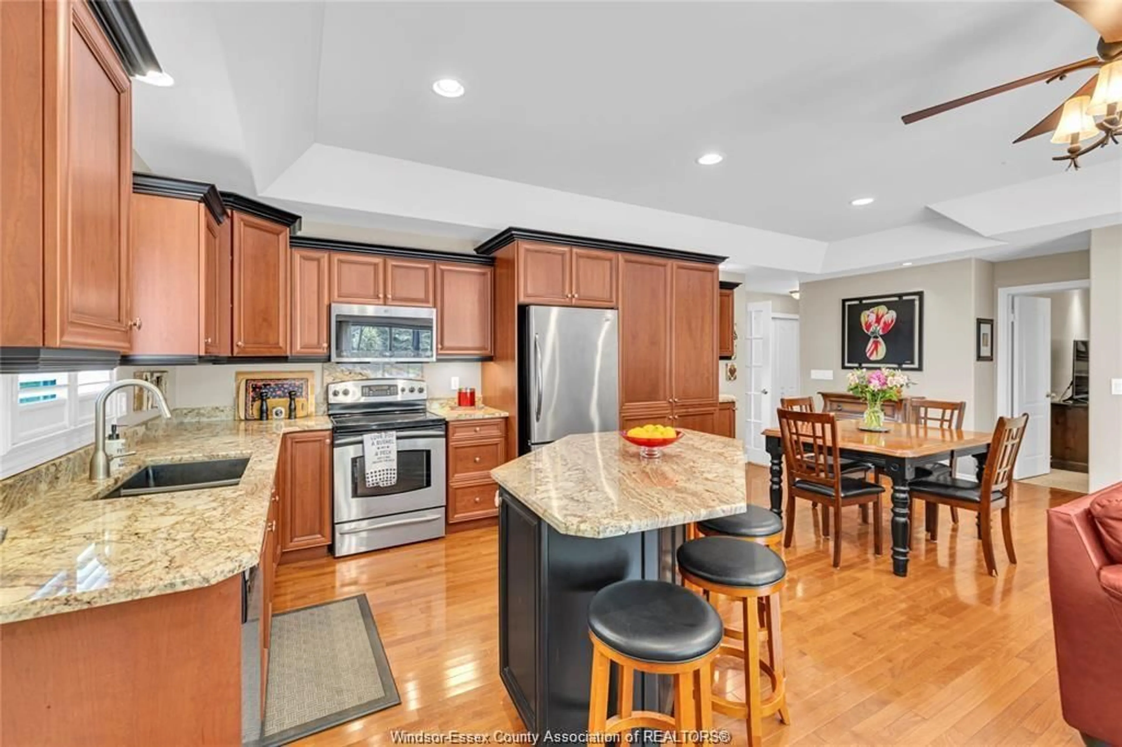 Open concept kitchen, ceramic/tile floor for 768 Newport, Windsor Ontario N9E 4Z5