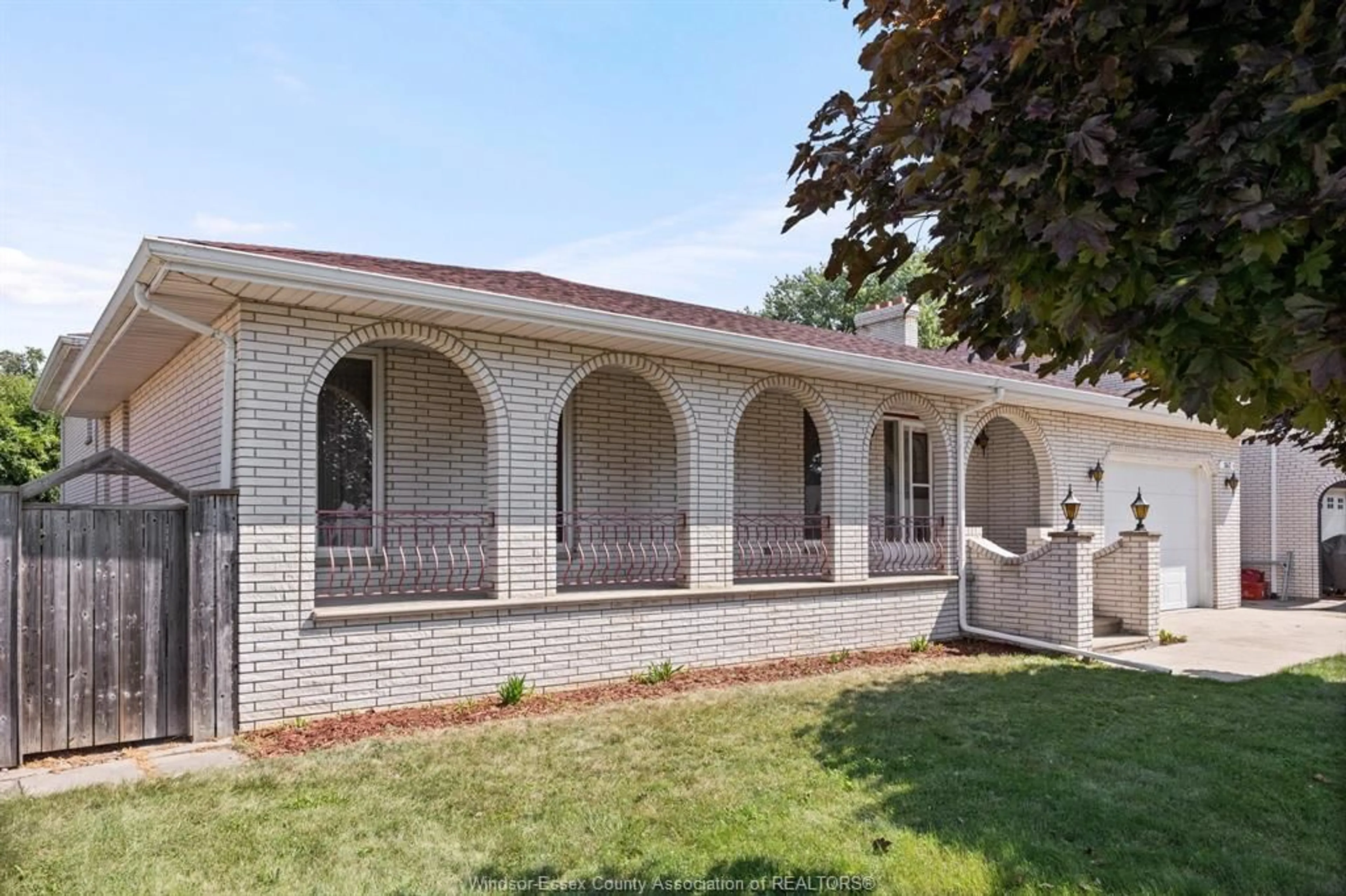 Home with brick exterior material, unknown for 362 MUNGER Ave, Harrow Ontario N0R 1G0