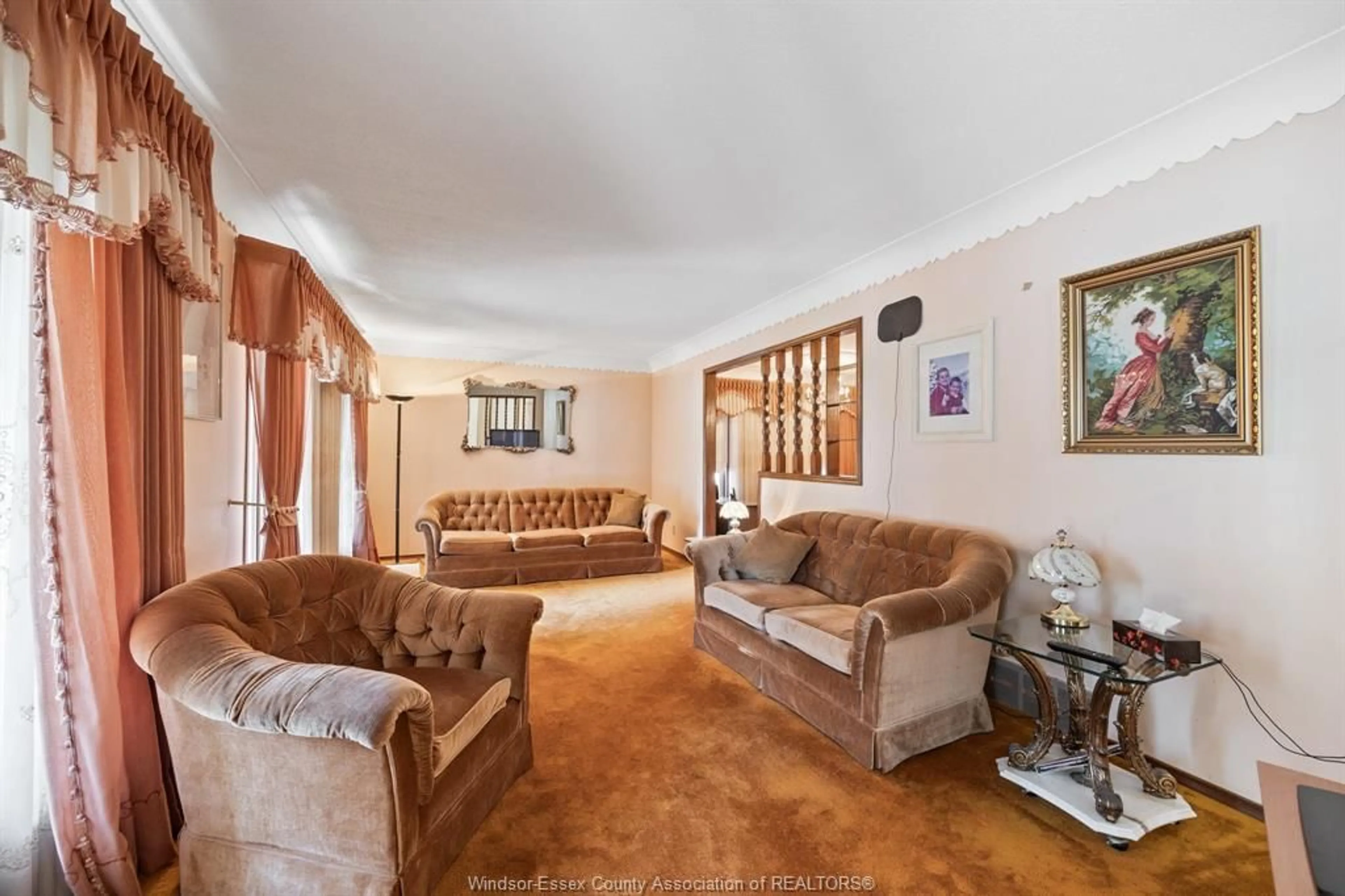 Living room with furniture, unknown for 362 MUNGER Ave, Harrow Ontario N0R 1G0