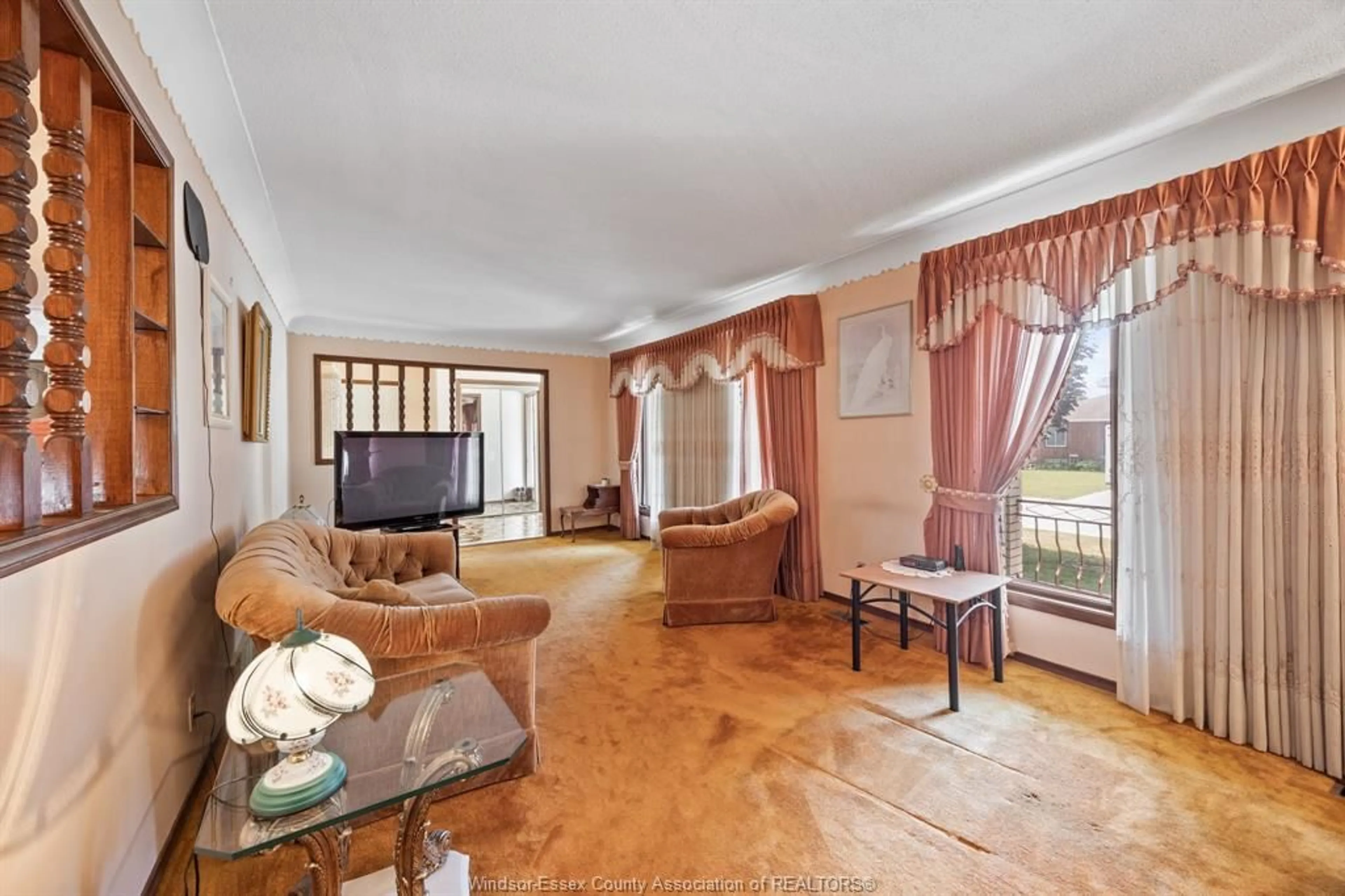Living room with furniture, unknown for 362 MUNGER Ave, Harrow Ontario N0R 1G0