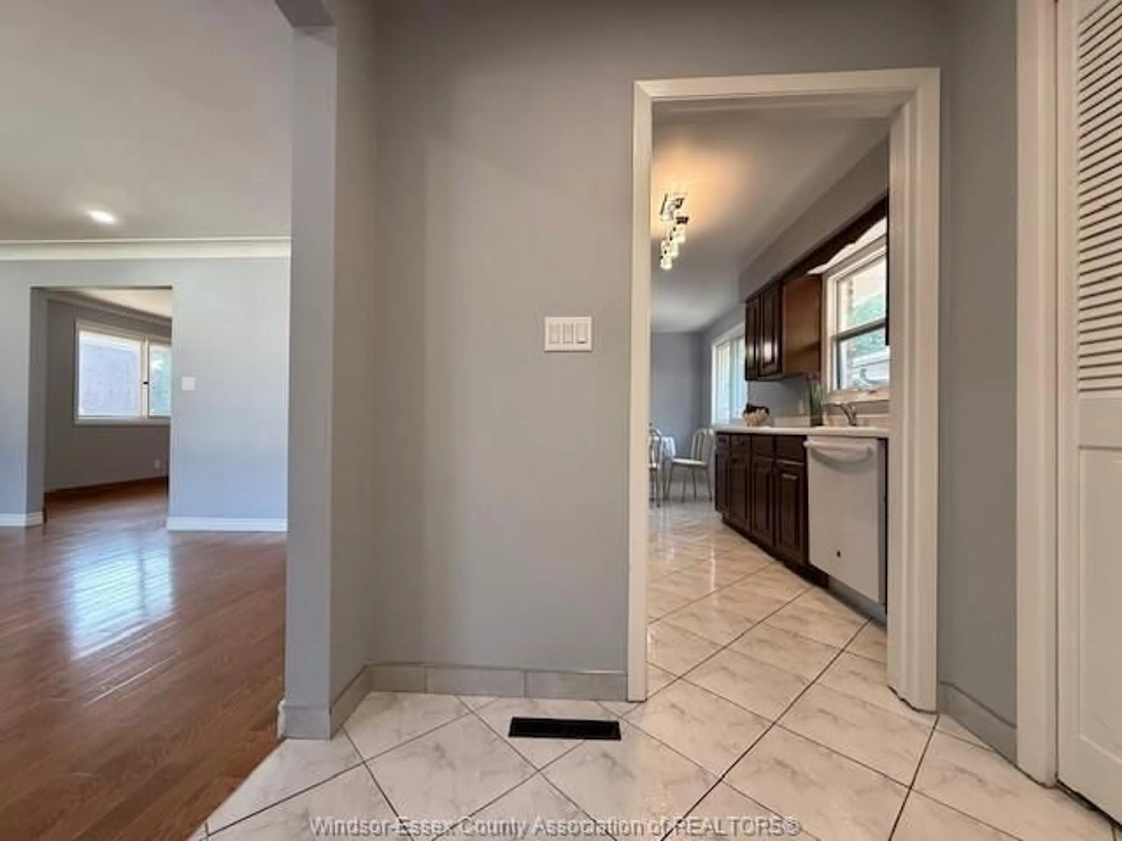 Unknown for 2951 ST. CLAIR Ave, Windsor Ontario N9E 4A1