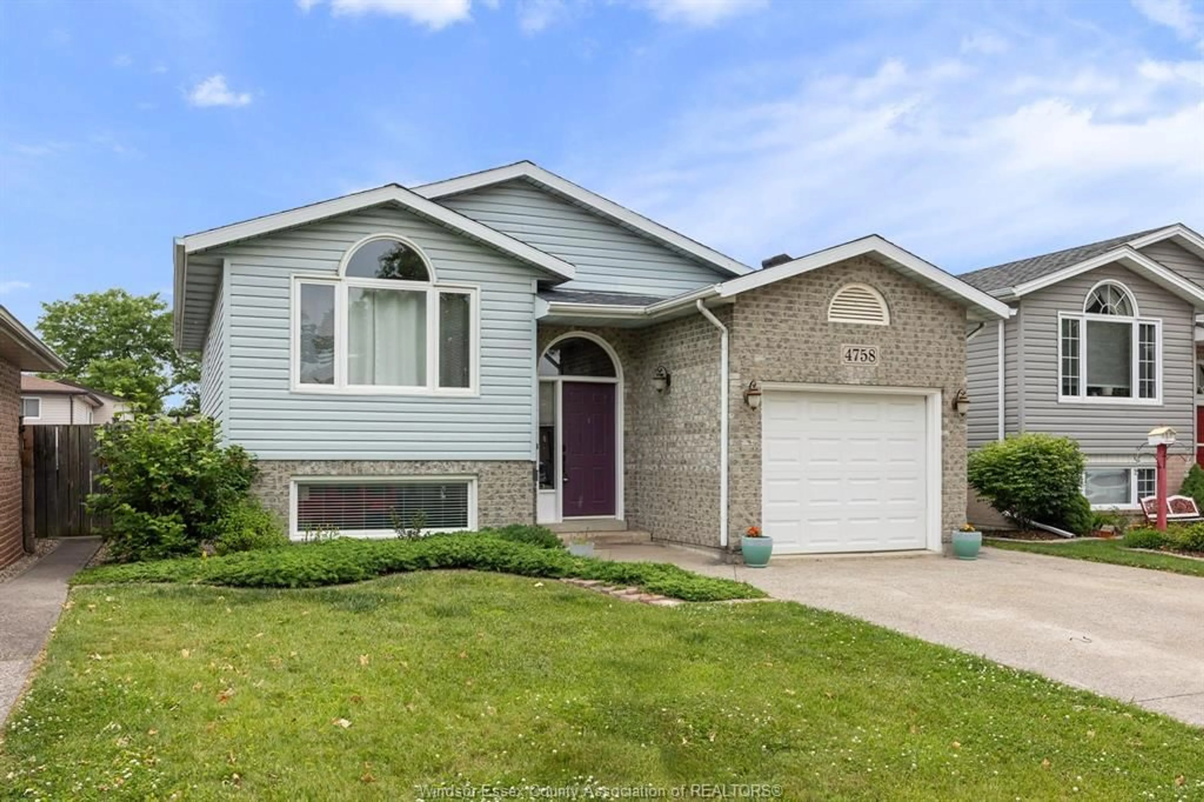 Home with vinyl exterior material, street for 4758 THERESA Pl, Windsor Ontario N8T 3M8