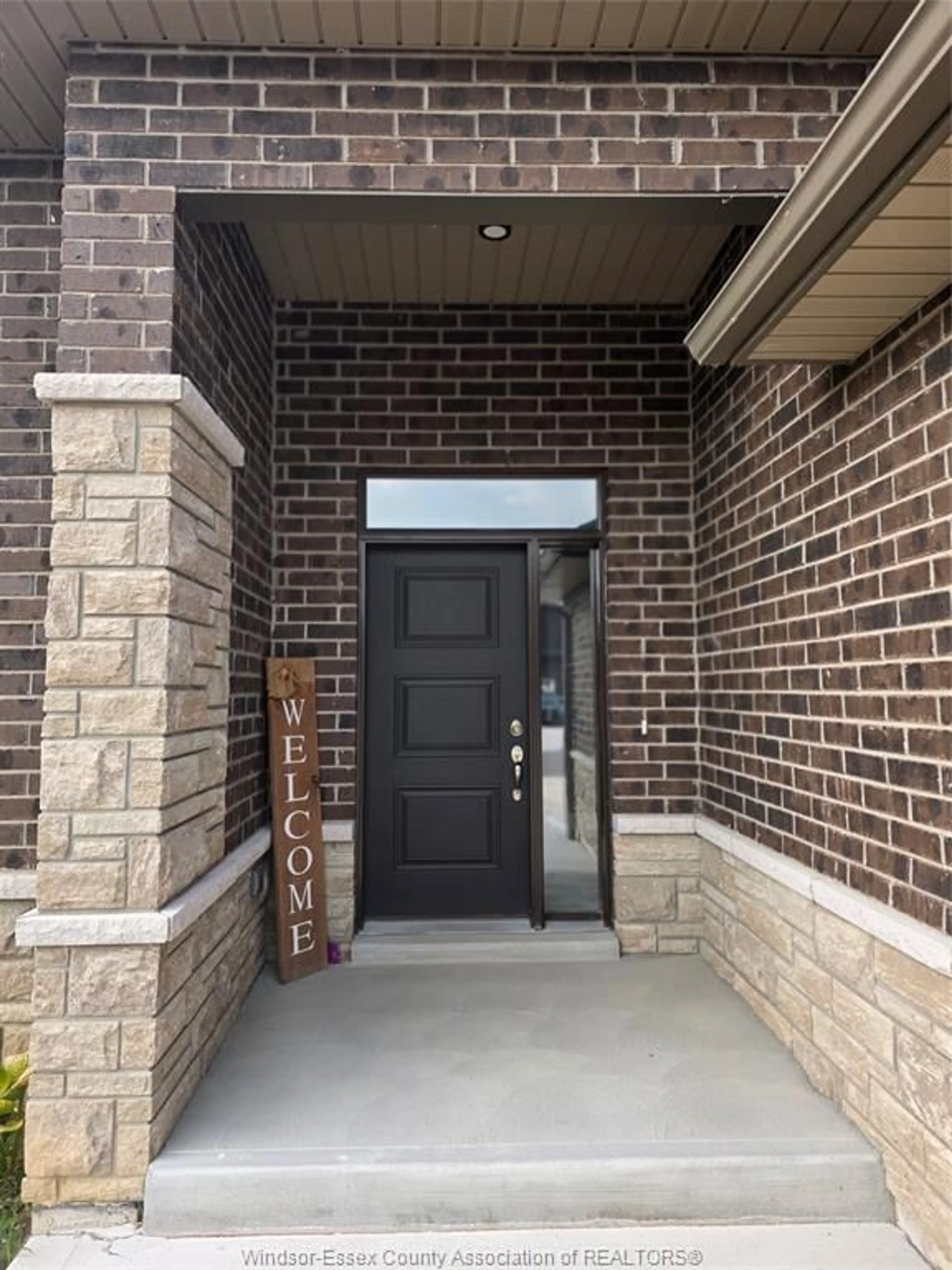 Home with brick exterior material, street for 46 KINGSBRIDGE, Amherstburg Ontario N9V 4A5