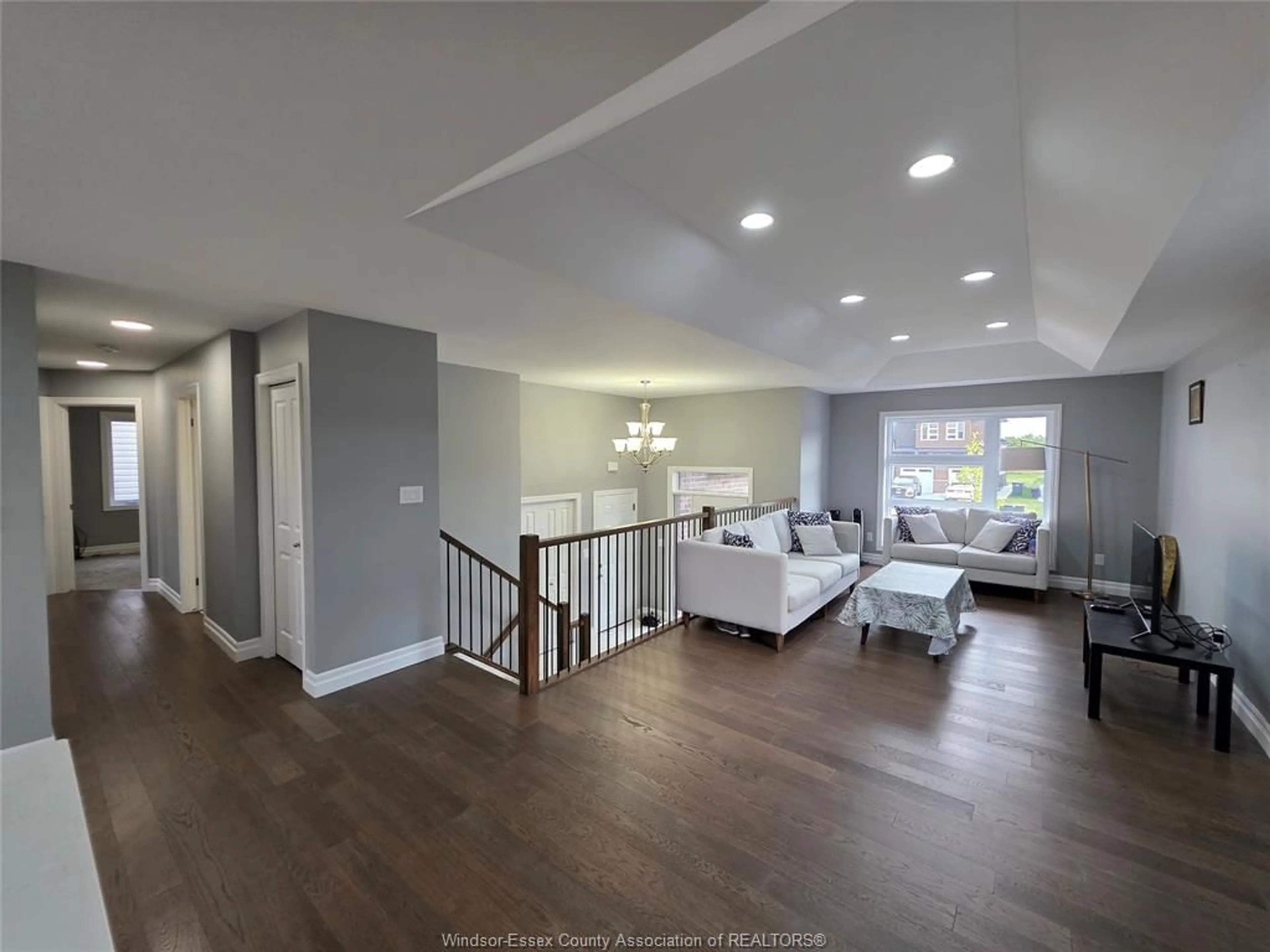 Living room with furniture, unknown for 46 KINGSBRIDGE, Amherstburg Ontario N9V 4A5