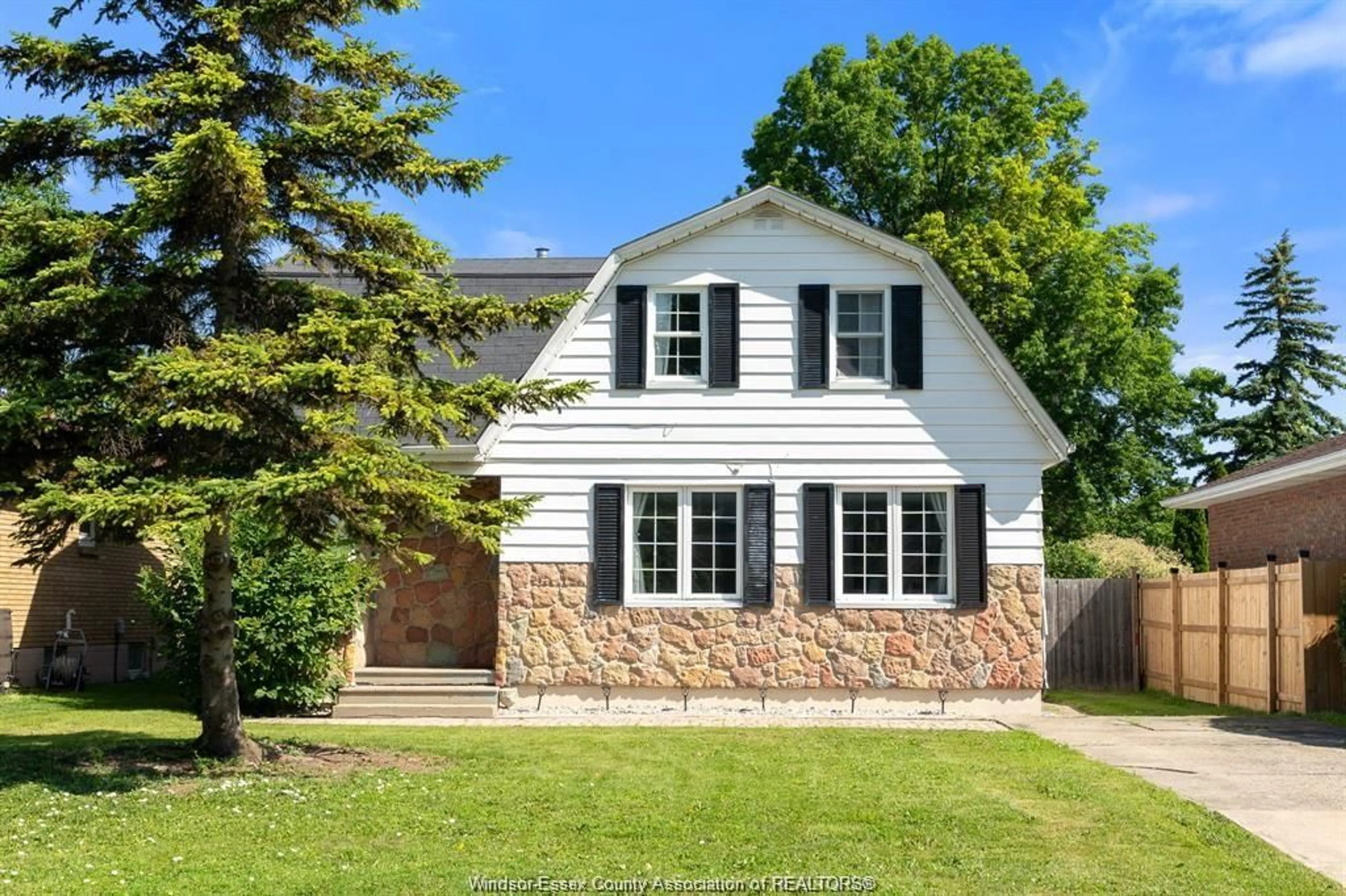 Home with vinyl exterior material, street for 12422 MCNORTON St, Tecumseh Ontario N8N 1J8