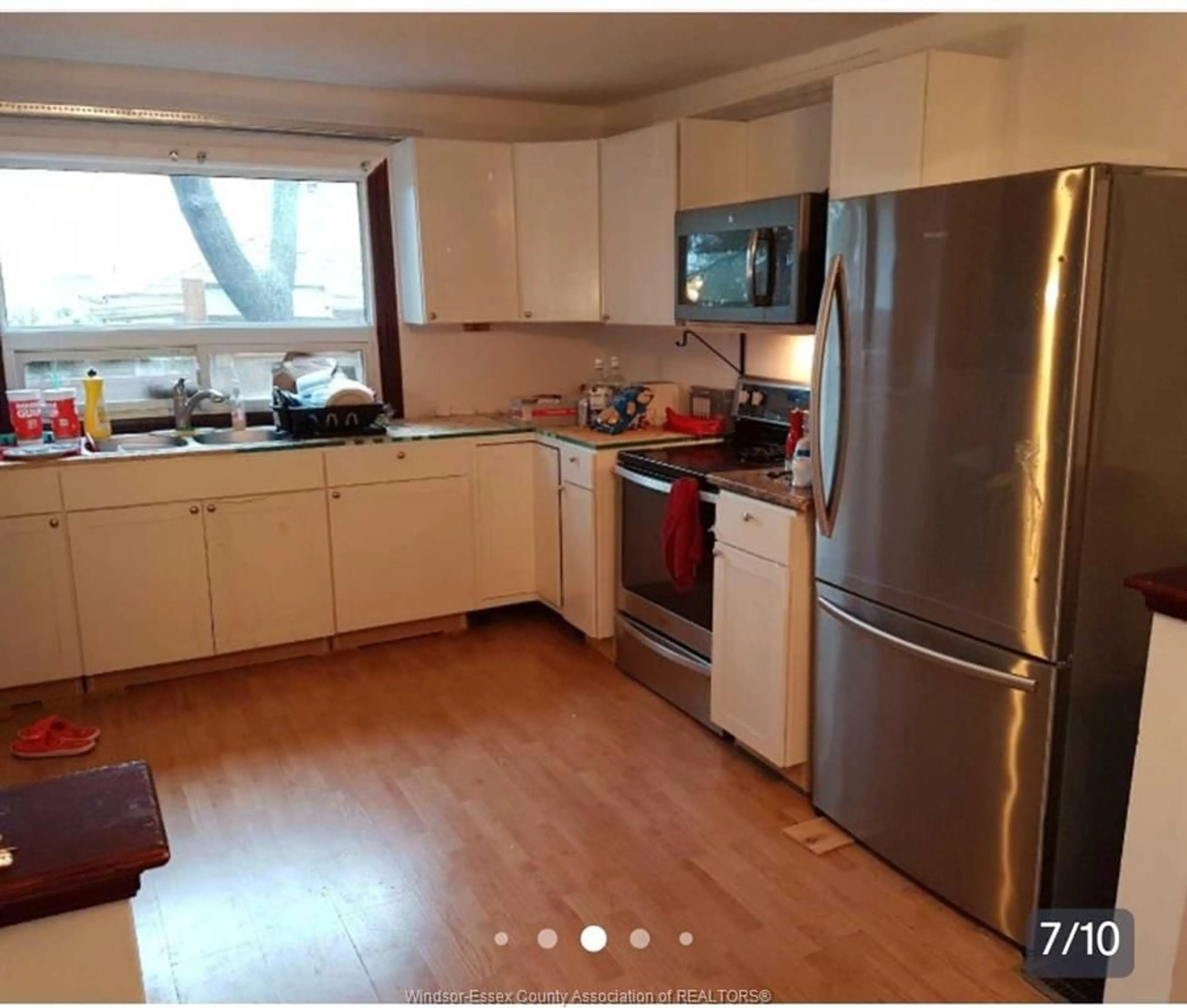 Standard kitchen, unknown for 3315 RANKIN, Windsor Ontario N9E 3C1