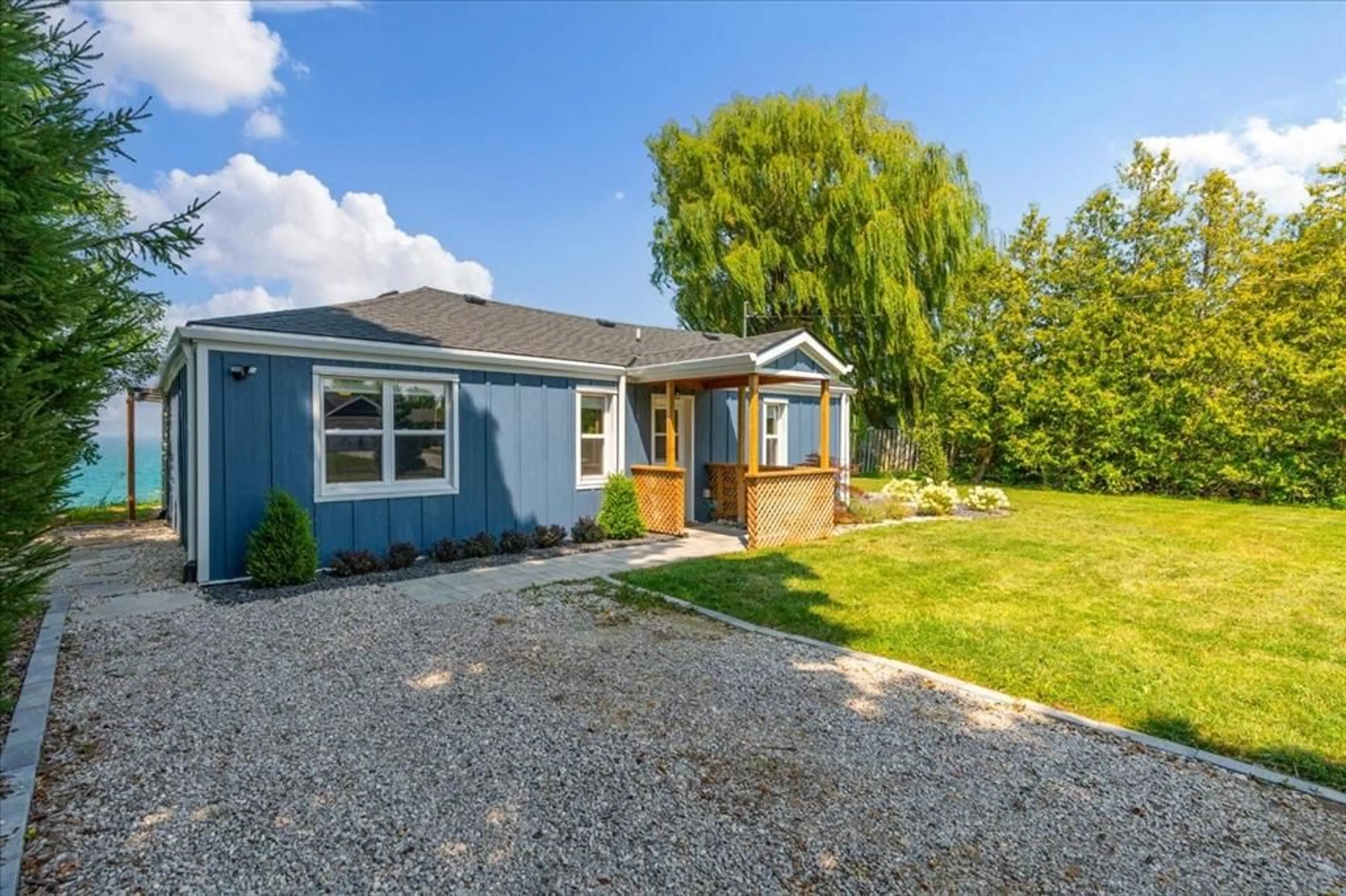 A pic from outside/outdoor area/front of a property/back of a property/a pic from drone, street for 4148 BLUEPOINT Dr, Plympton-Wyoming Ontario N0N 1J6