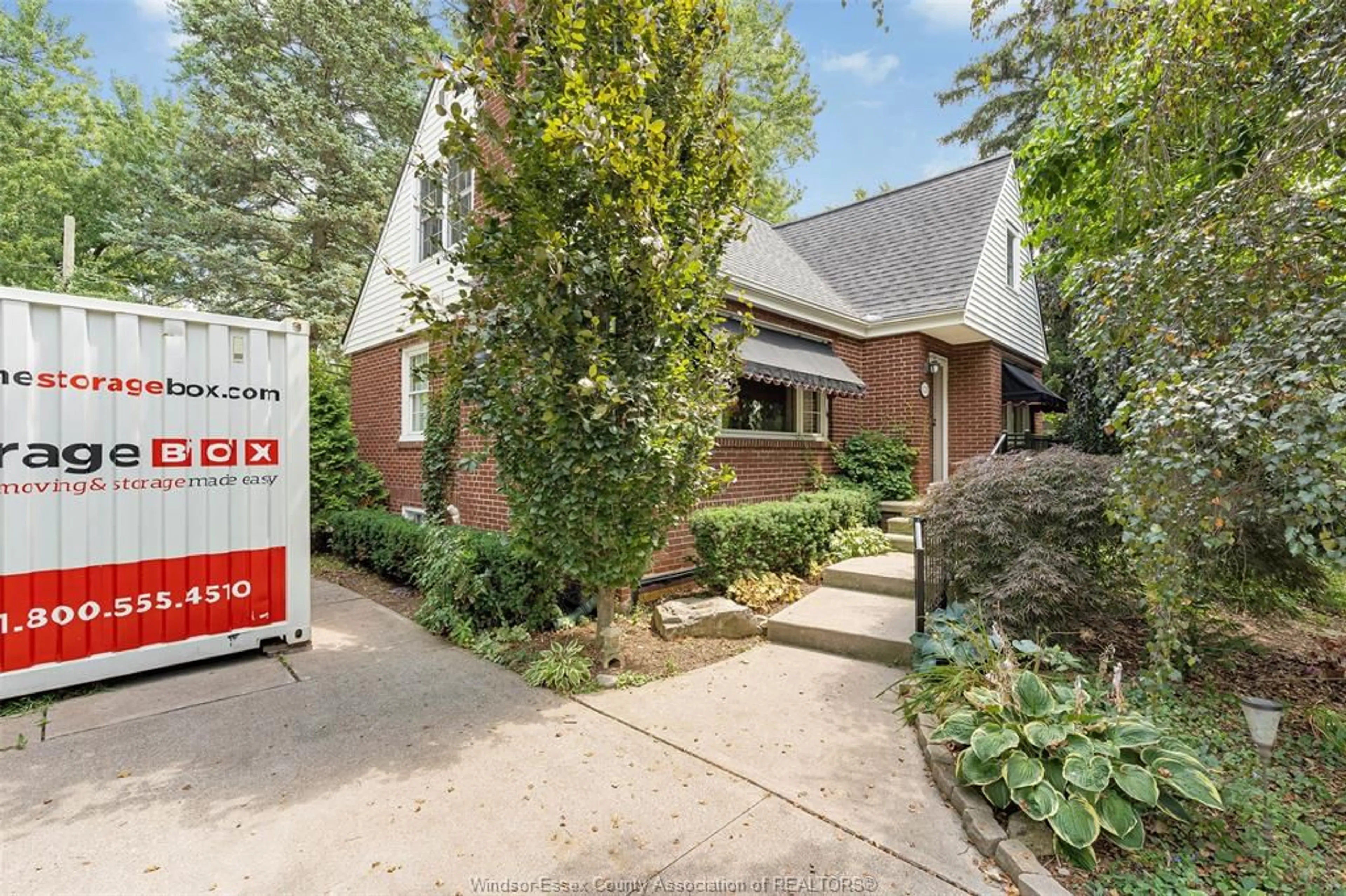 Home with brick exterior material, street for 1218 BELLE ISLE VIEW Blvd, Windsor Ontario N8S 3G7