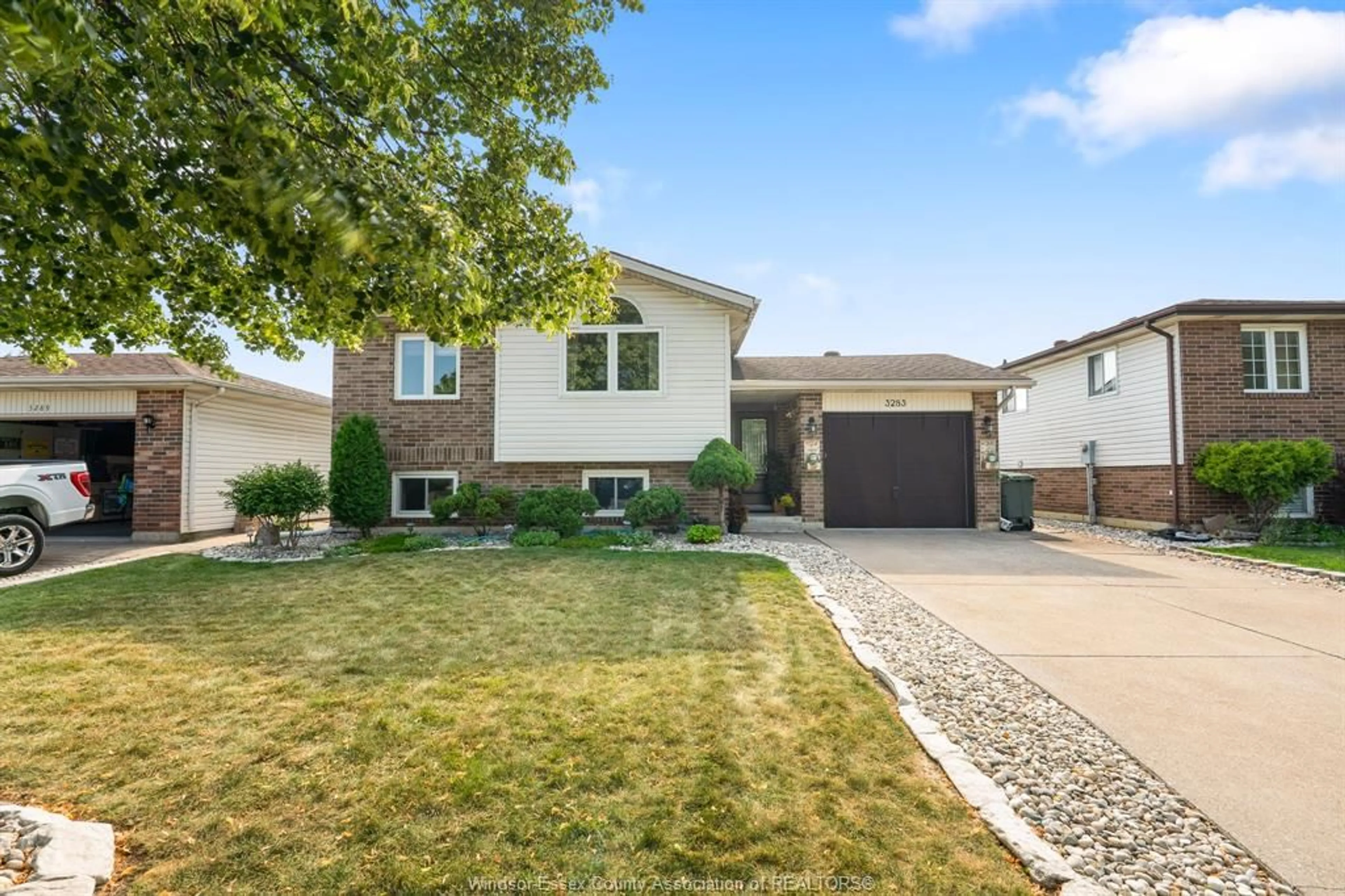 Home with vinyl exterior material, street for 3283 Blairwood Crt, Windsor Ontario N8W 5M7