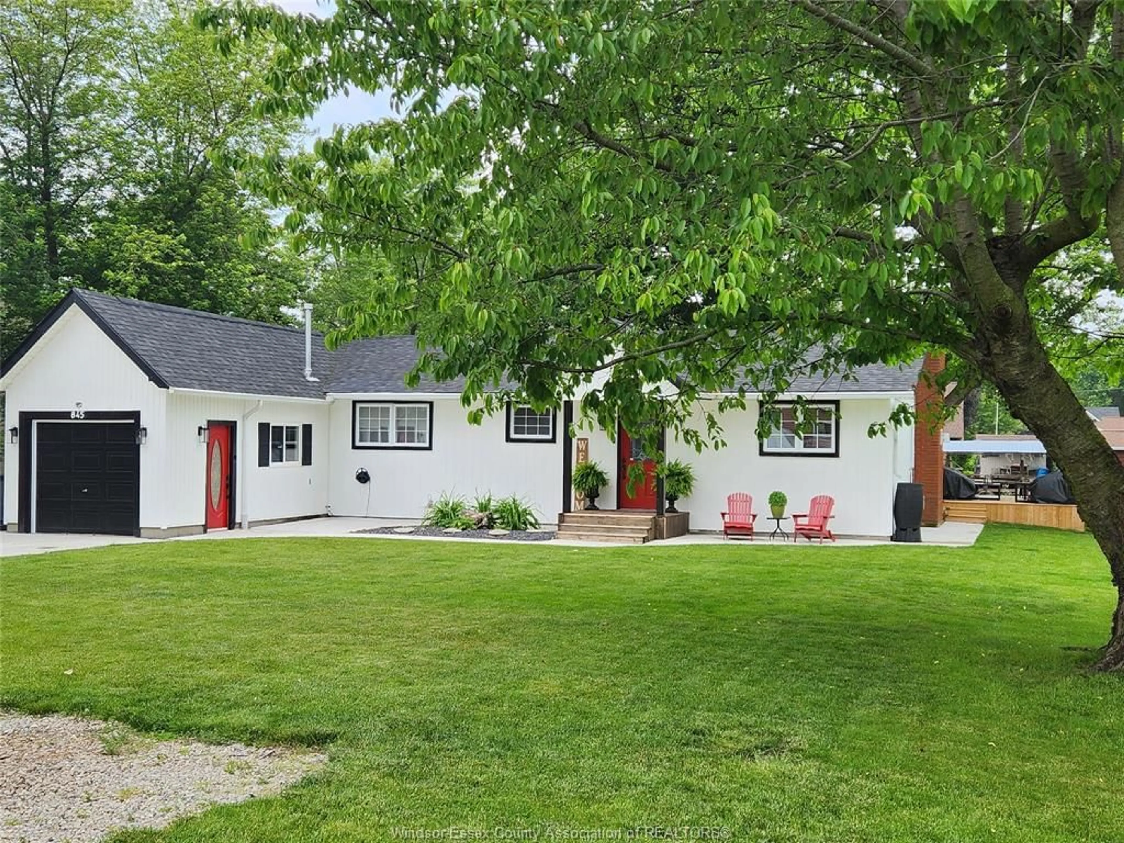 A pic from outside/outdoor area/front of a property/back of a property/a pic from drone, street for 845 REAUME Dr, Tilbury North Ontario N0P 2L0