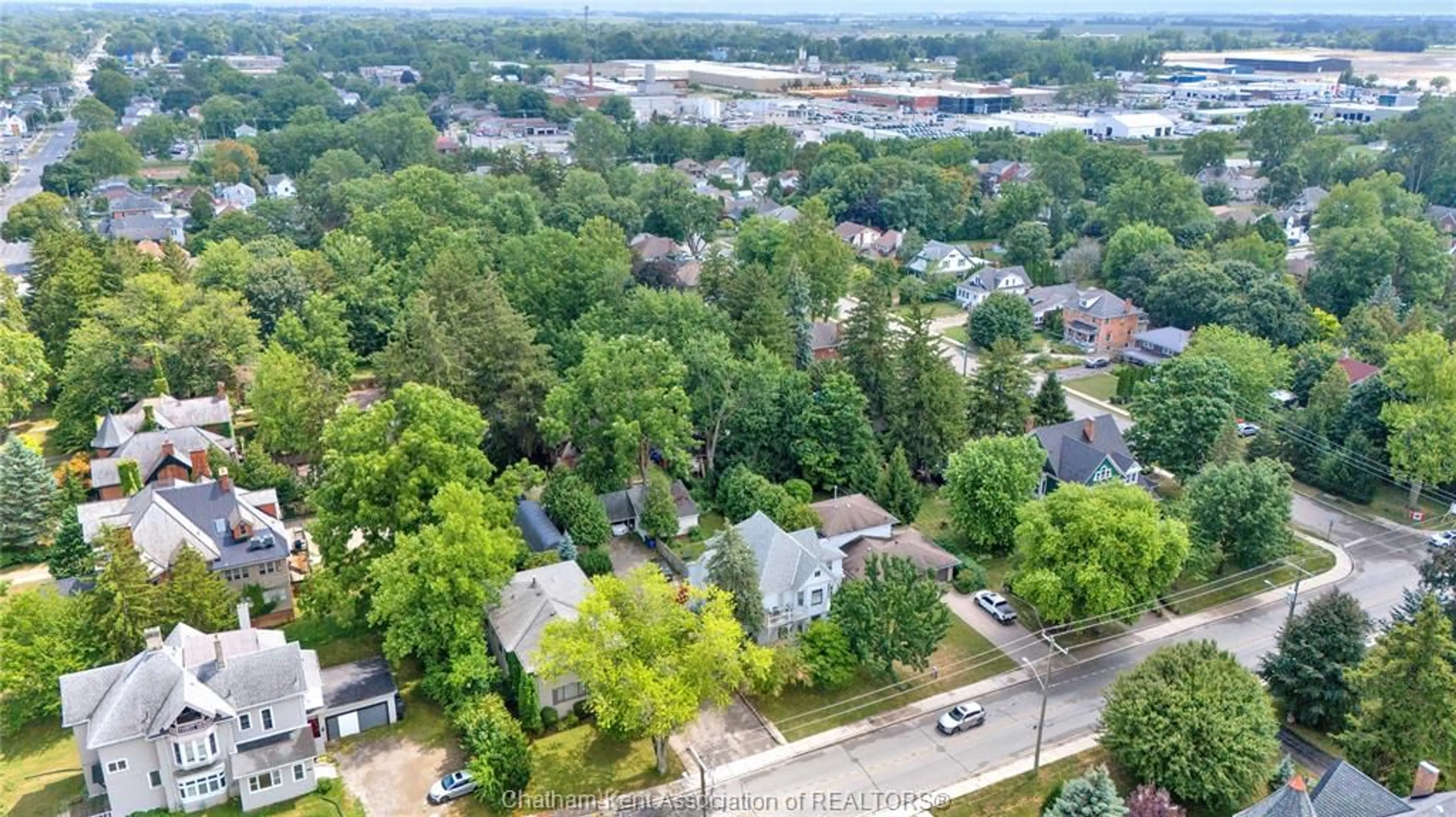 A pic from outside/outdoor area/front of a property/back of a property/a pic from drone, city buildings view from balcony for 468 King St, Chatham Ontario N7M 1G5
