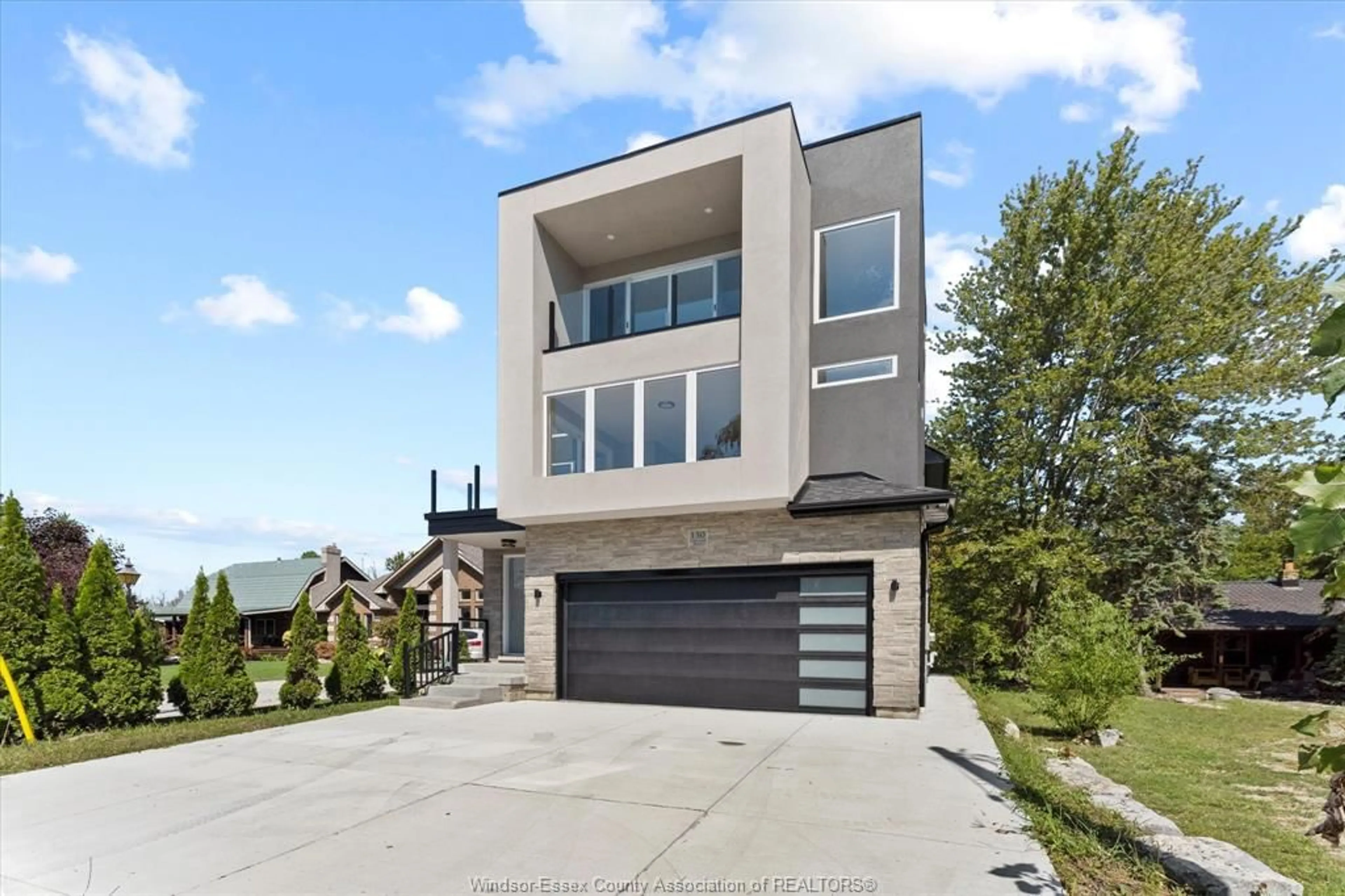 Home with brick exterior material, street for 150 LAKEWOOD BEACH, Amherstburg Ontario N9V 2Y8