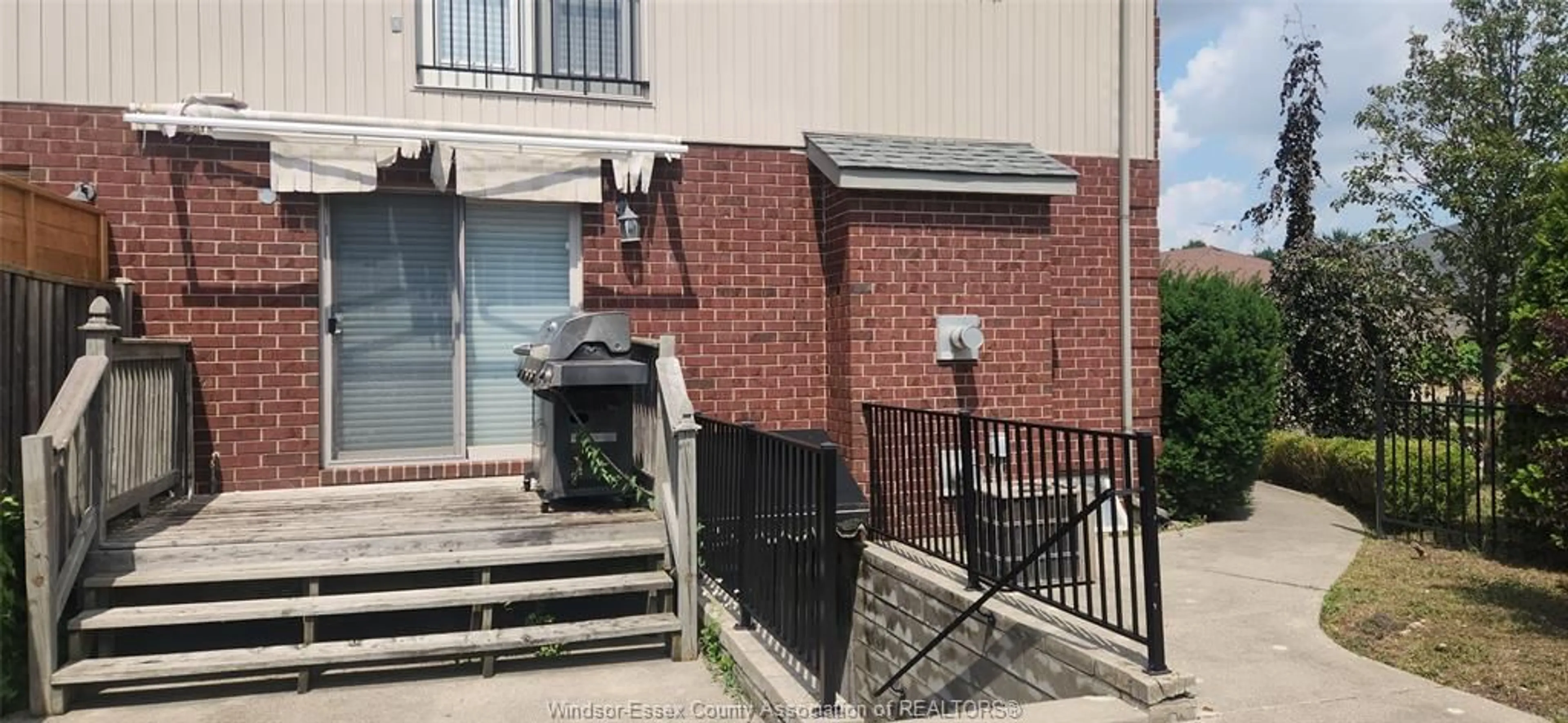 Unknown for 2205 KEVIN, LaSalle Ontario N9H 2R1