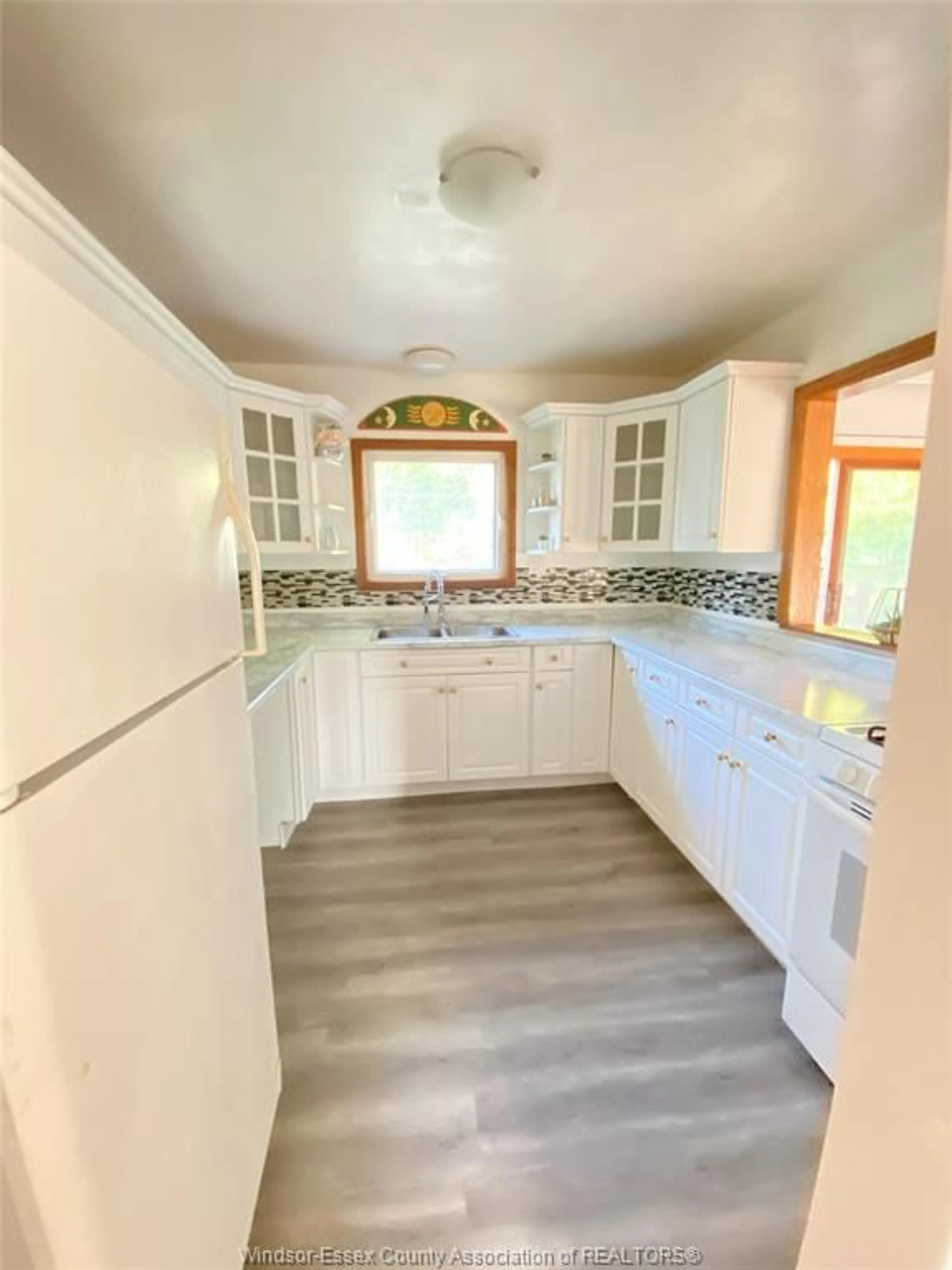 Unknown for 3672 MORRIS Dr, Windsor Ontario N9E 2K7