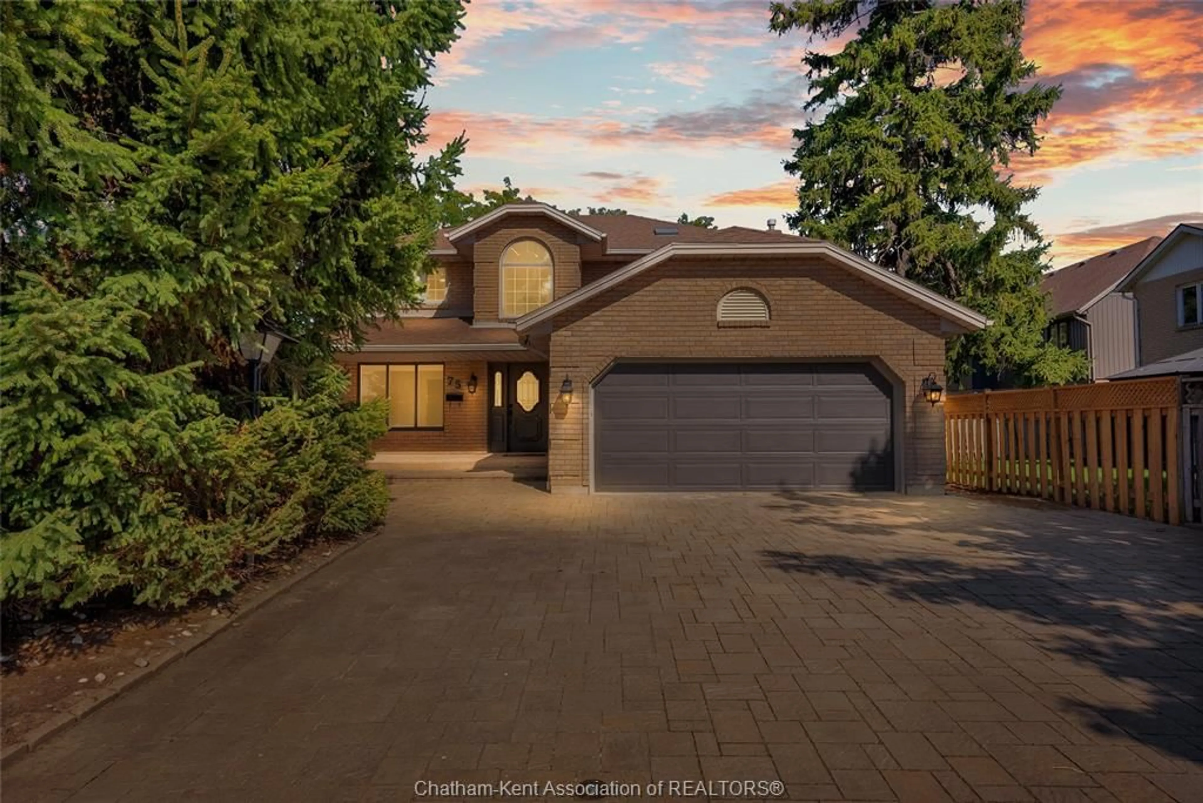 A pic from outside/outdoor area/front of a property/back of a property/a pic from drone, street for 75 NORWAY MAPLE Dr, Chatham Ontario N7L 5C9