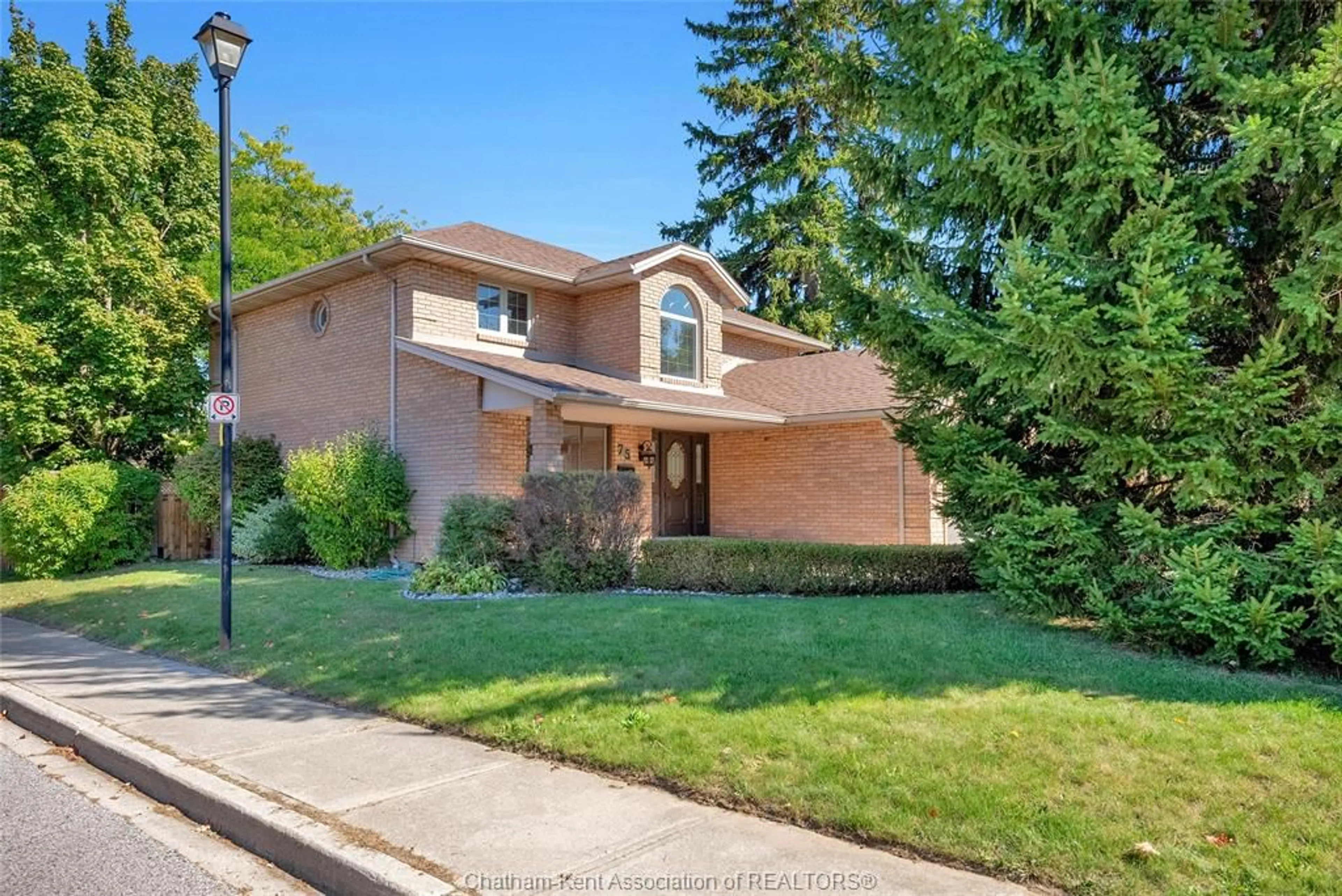 Home with brick exterior material, street for 75 NORWAY MAPLE Dr, Chatham Ontario N7L 5C9