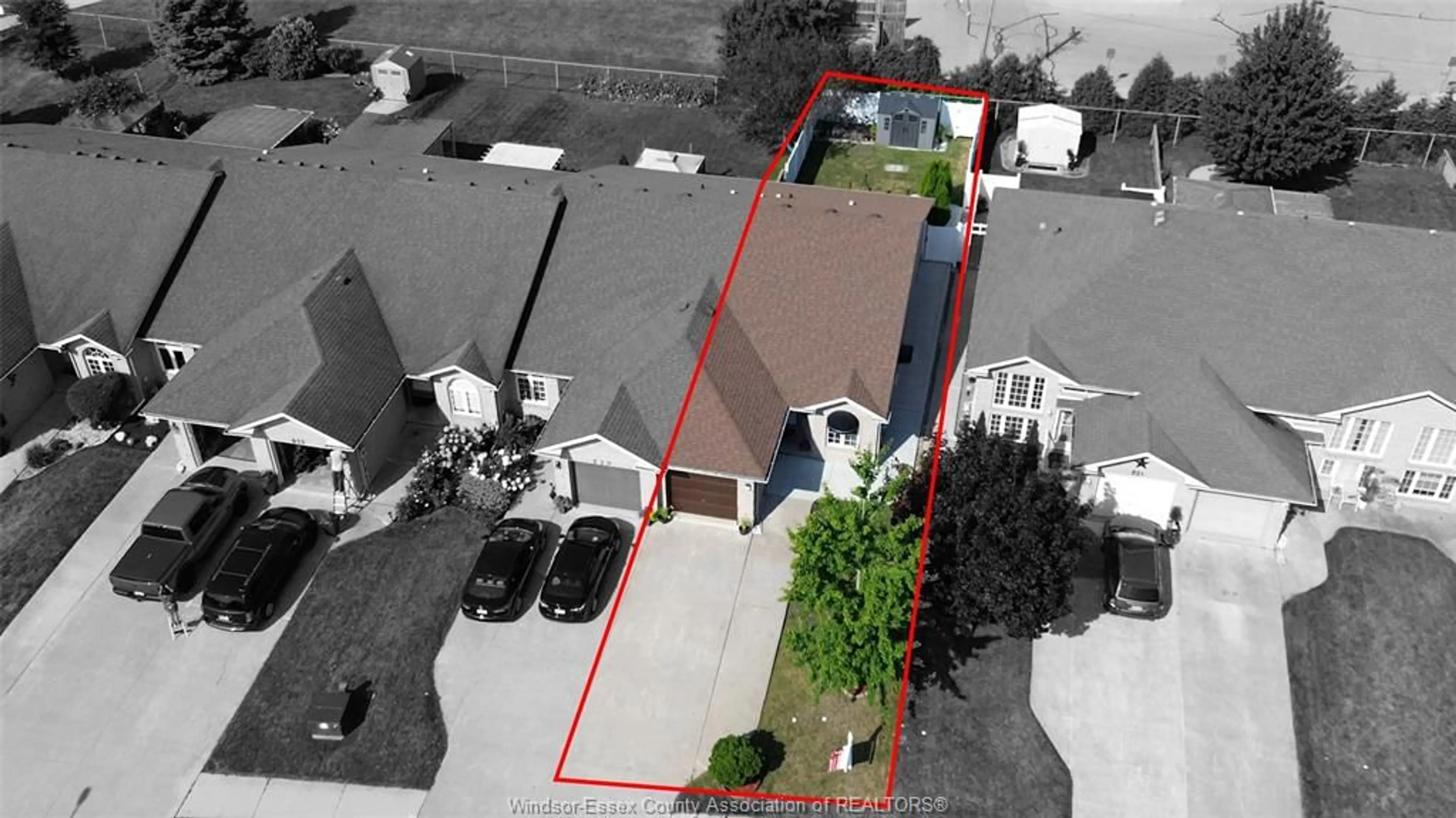 A pic from outside/outdoor area/front of a property/back of a property/a pic from drone, street for 825 MICHAEL Dr, Tecumseh Ontario N8N 5A2