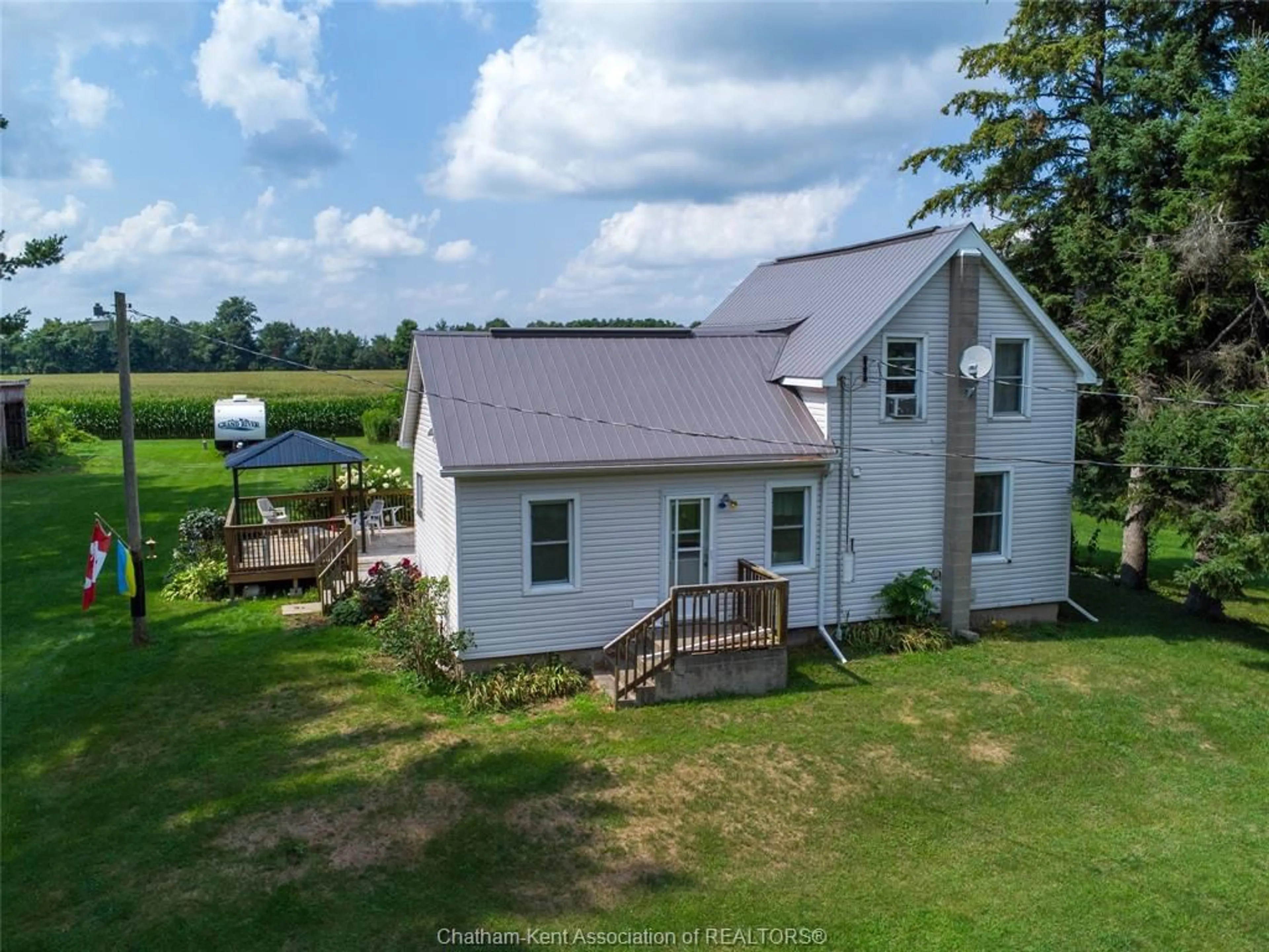 A pic from outside/outdoor area/front of a property/back of a property/a pic from drone, water/lake/river/ocean view for 2470 Concession Dr, Newbury Ontario N0L 1Z0