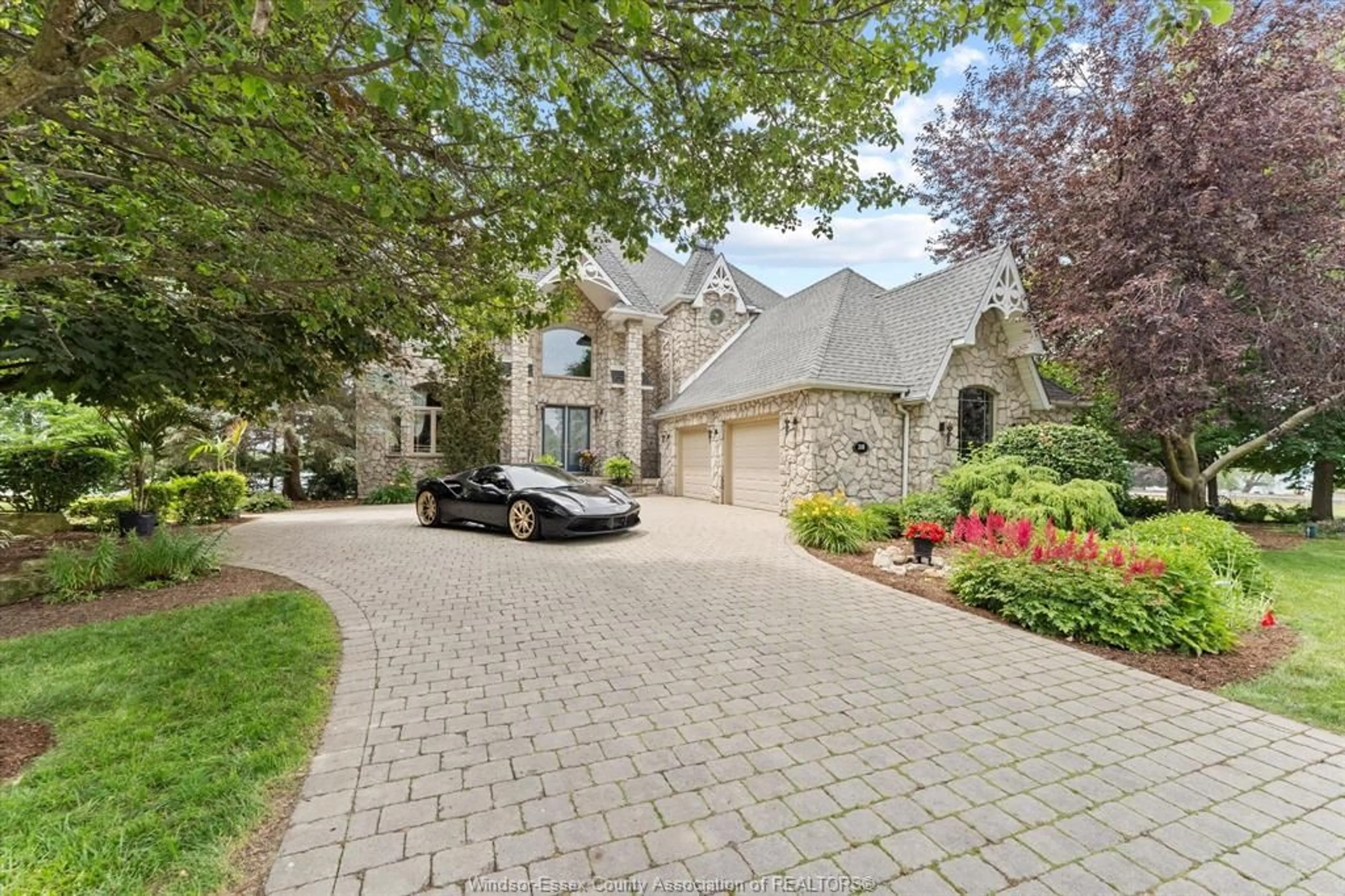 Unknown for 318 CRYSTAL BAY Dr, Amherstburg Ontario N9V 4A6