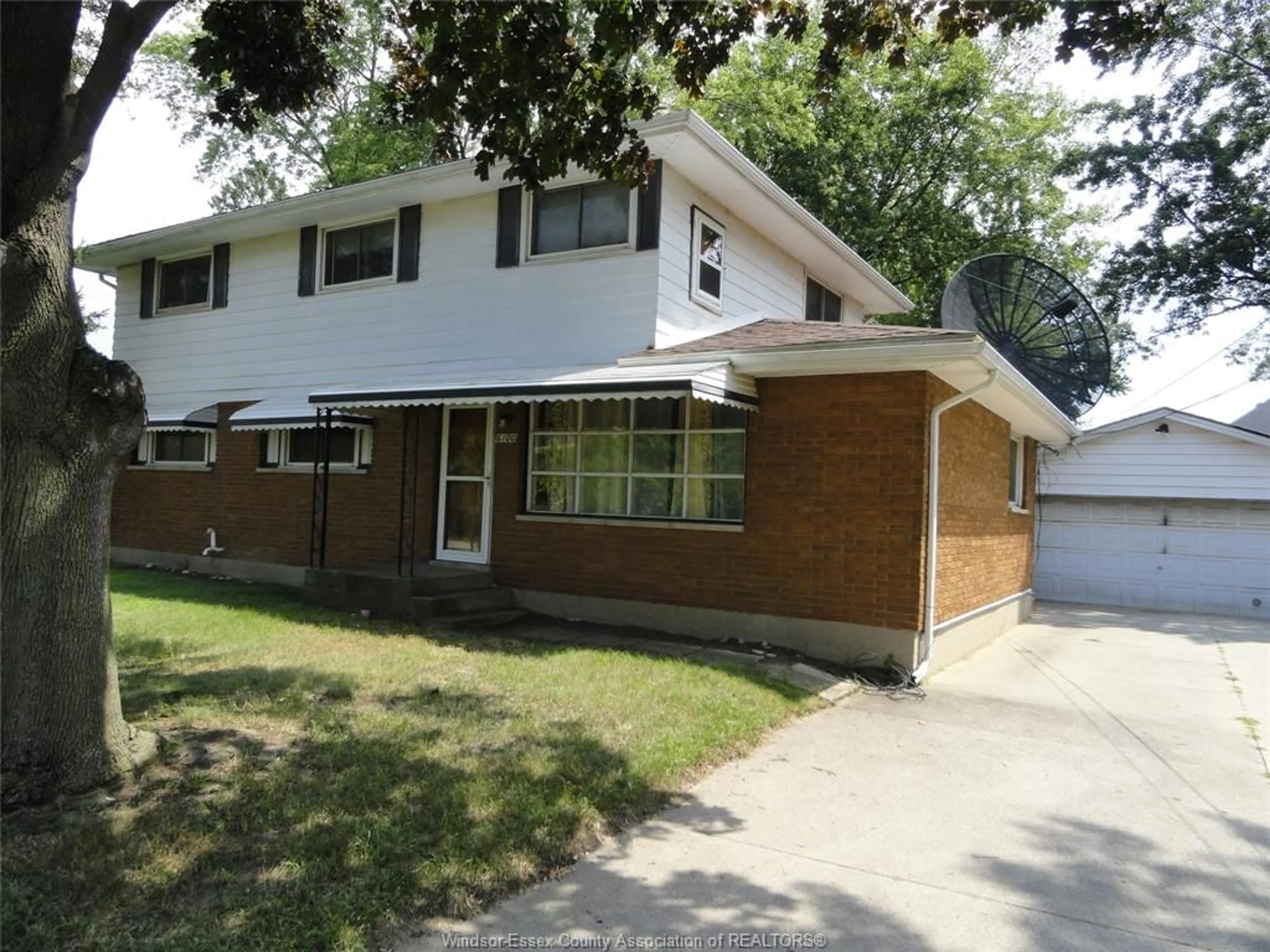 Home with brick exterior material, street for 6100 Quick Ave, LaSalle Ontario N9J 3C7