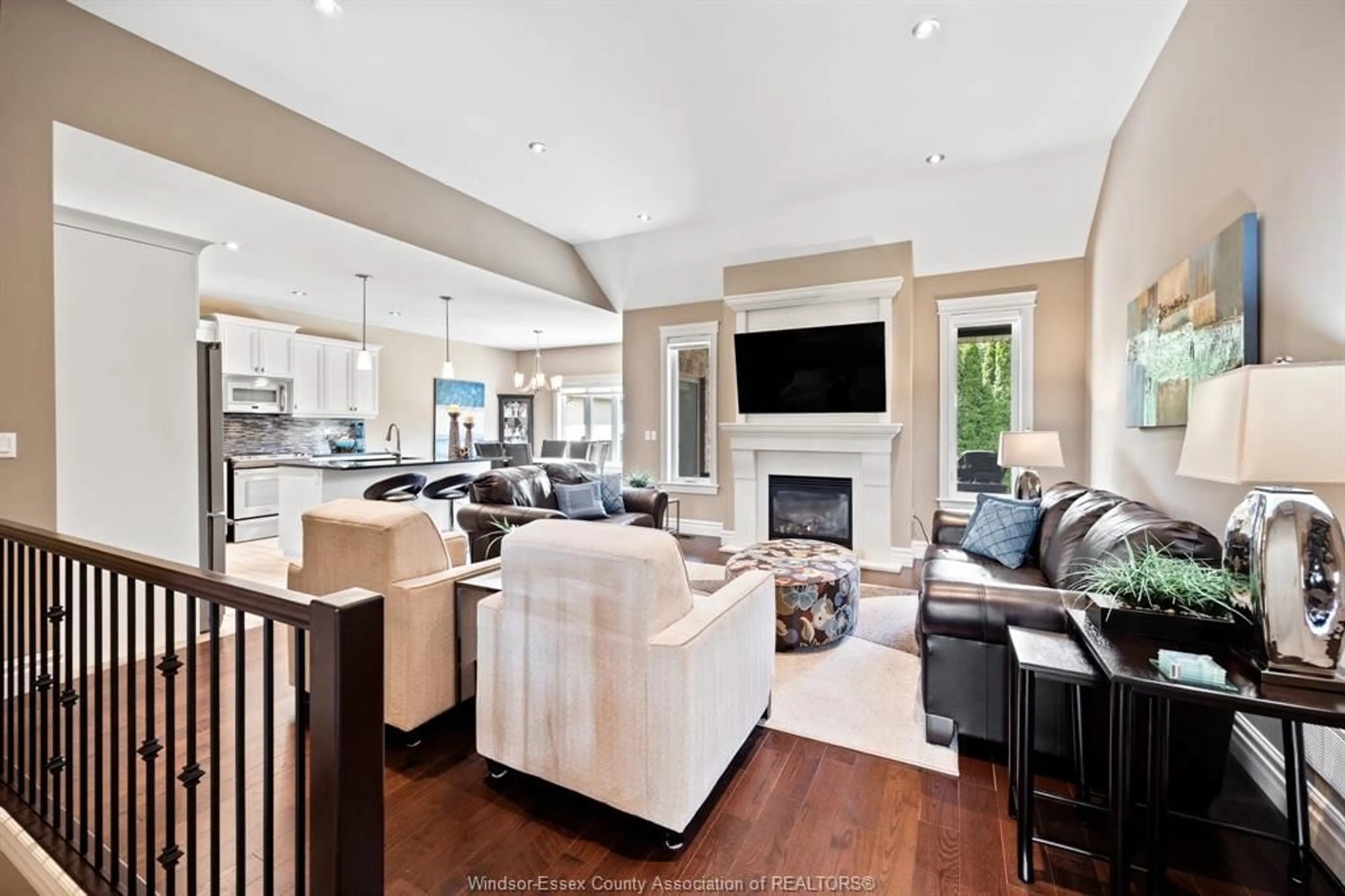 Living room with furniture, unknown for 282 ULSTER St, LaSalle Ontario N9J 1E7