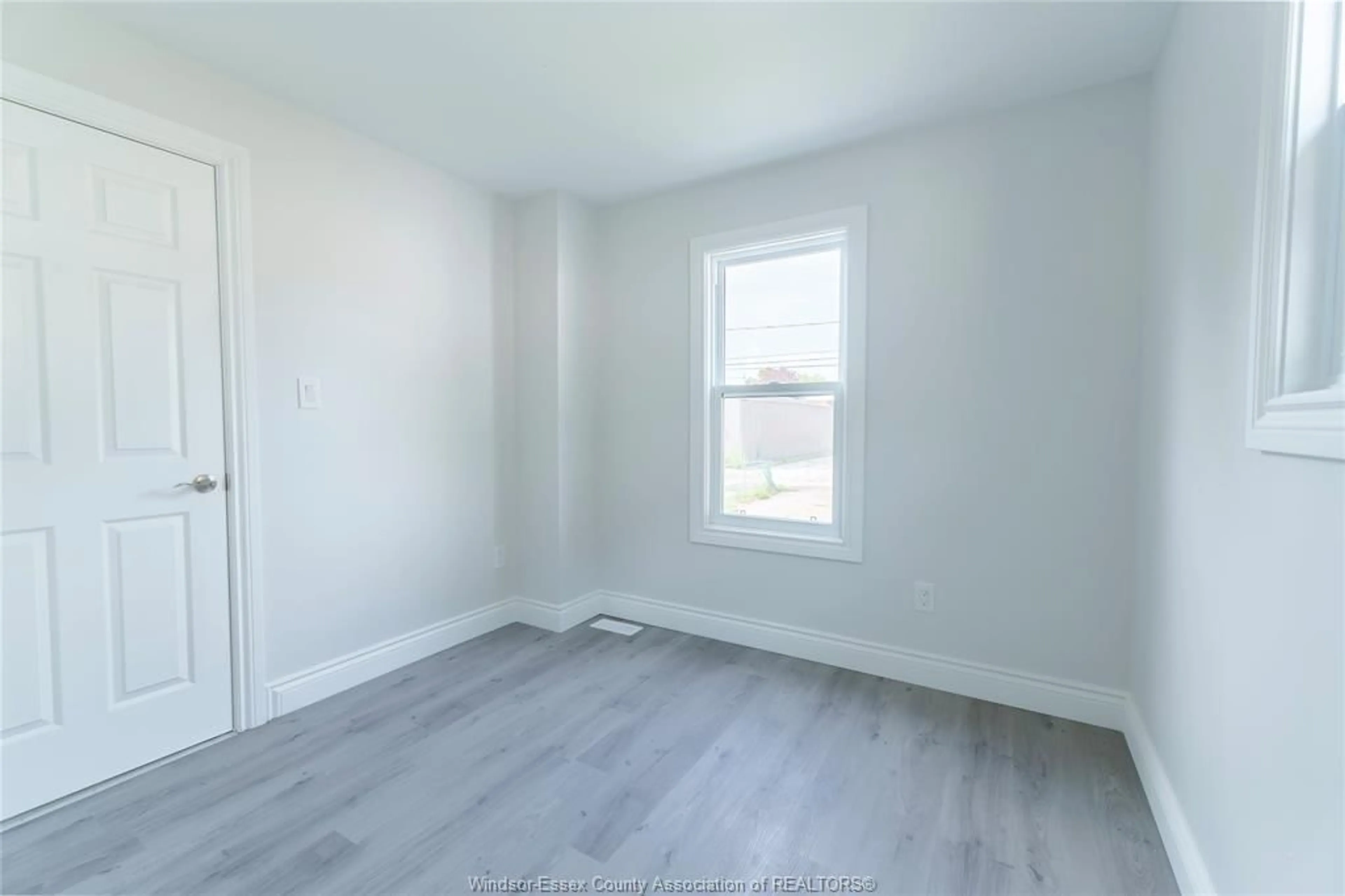 A pic of a room for 1571 LINCOLN Rd, Windsor Ontario N8Y 2J3