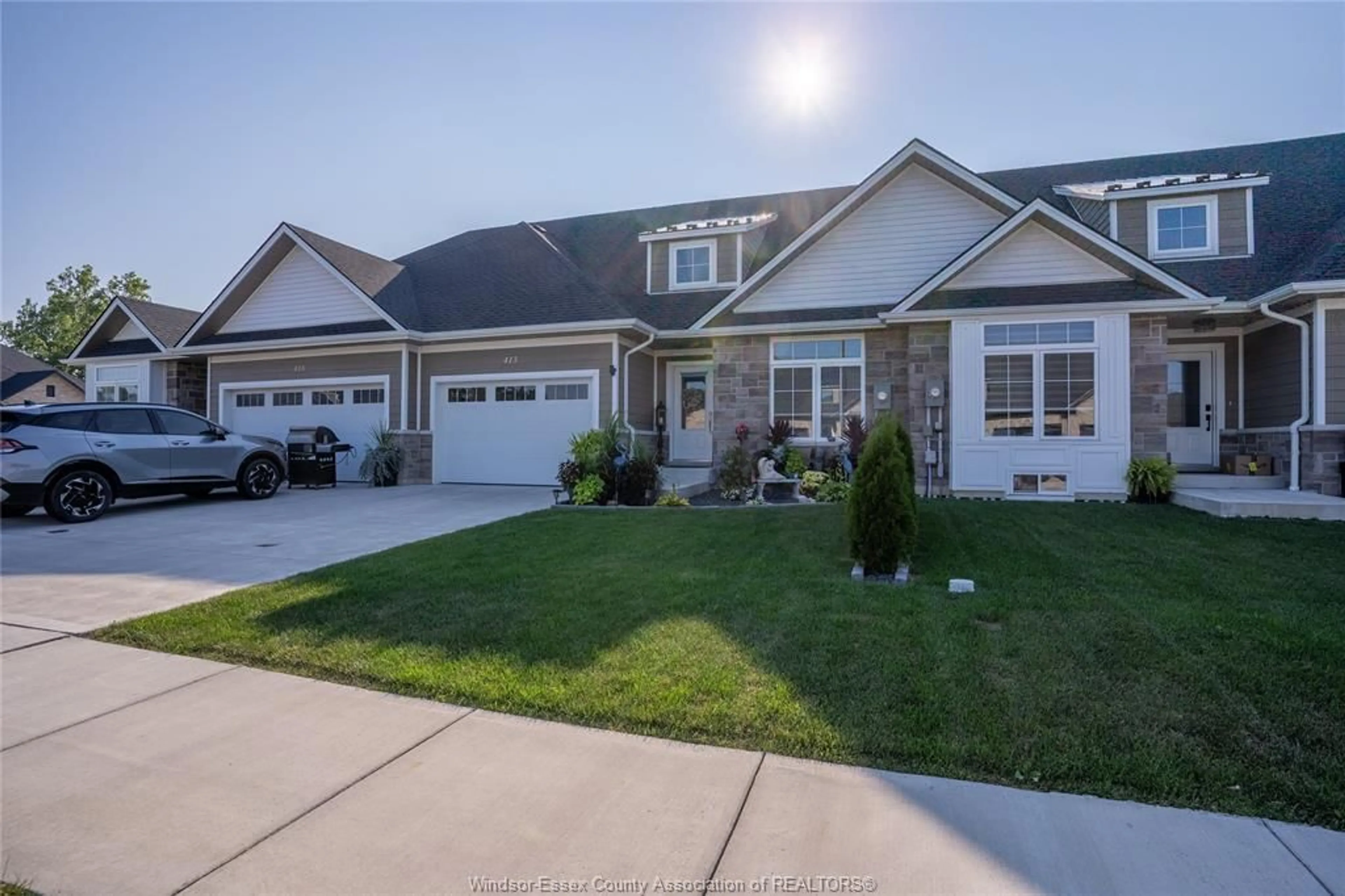 Home with vinyl exterior material, street for 413 WESTCOTT Rd, Amherstburg Ontario N9V 0H1
