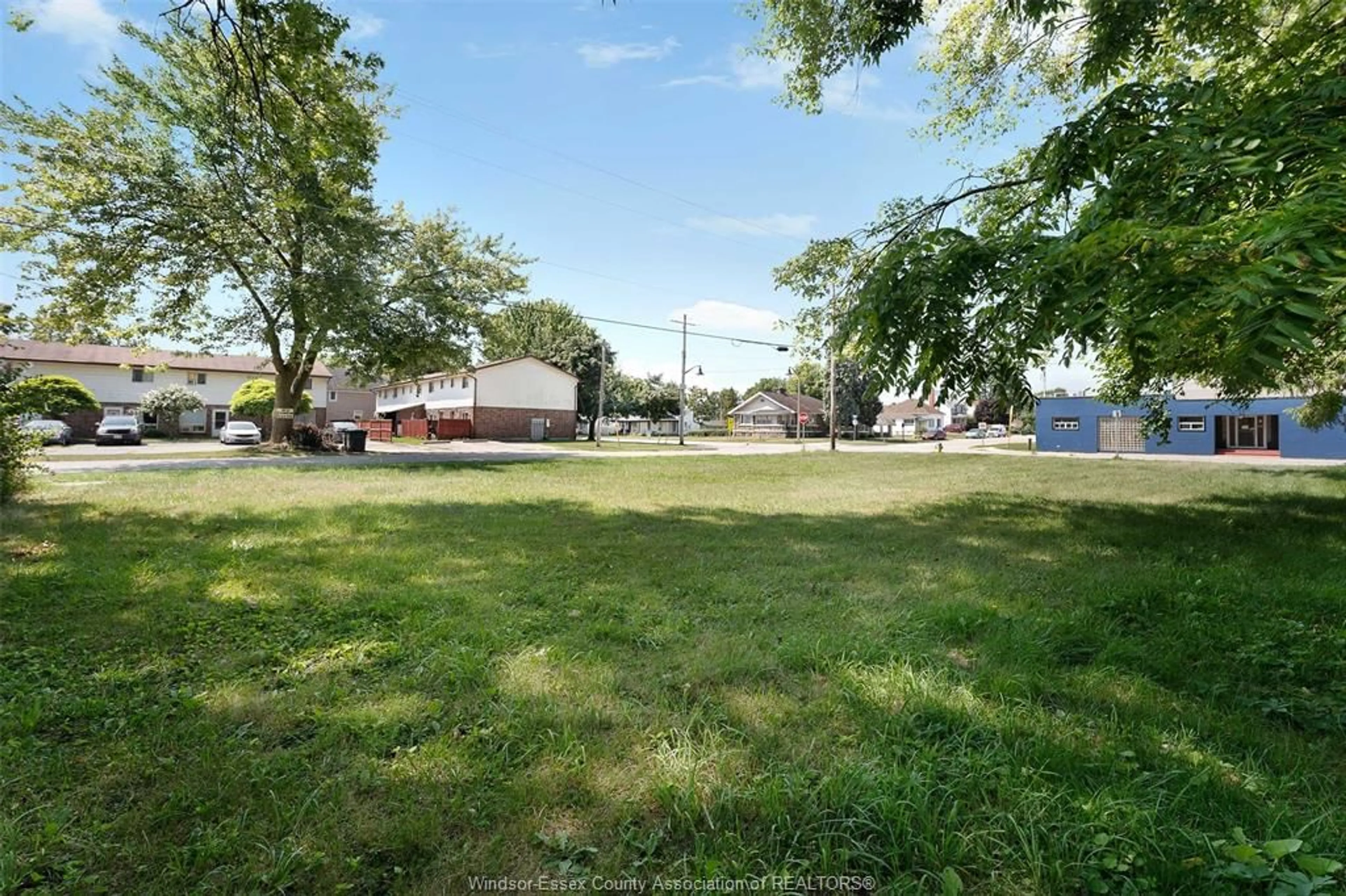 A pic from outside/outdoor area/front of a property/back of a property/a pic from drone, street for 314 QUEEN St #V/L, Harrow Ontario N0R 1G0