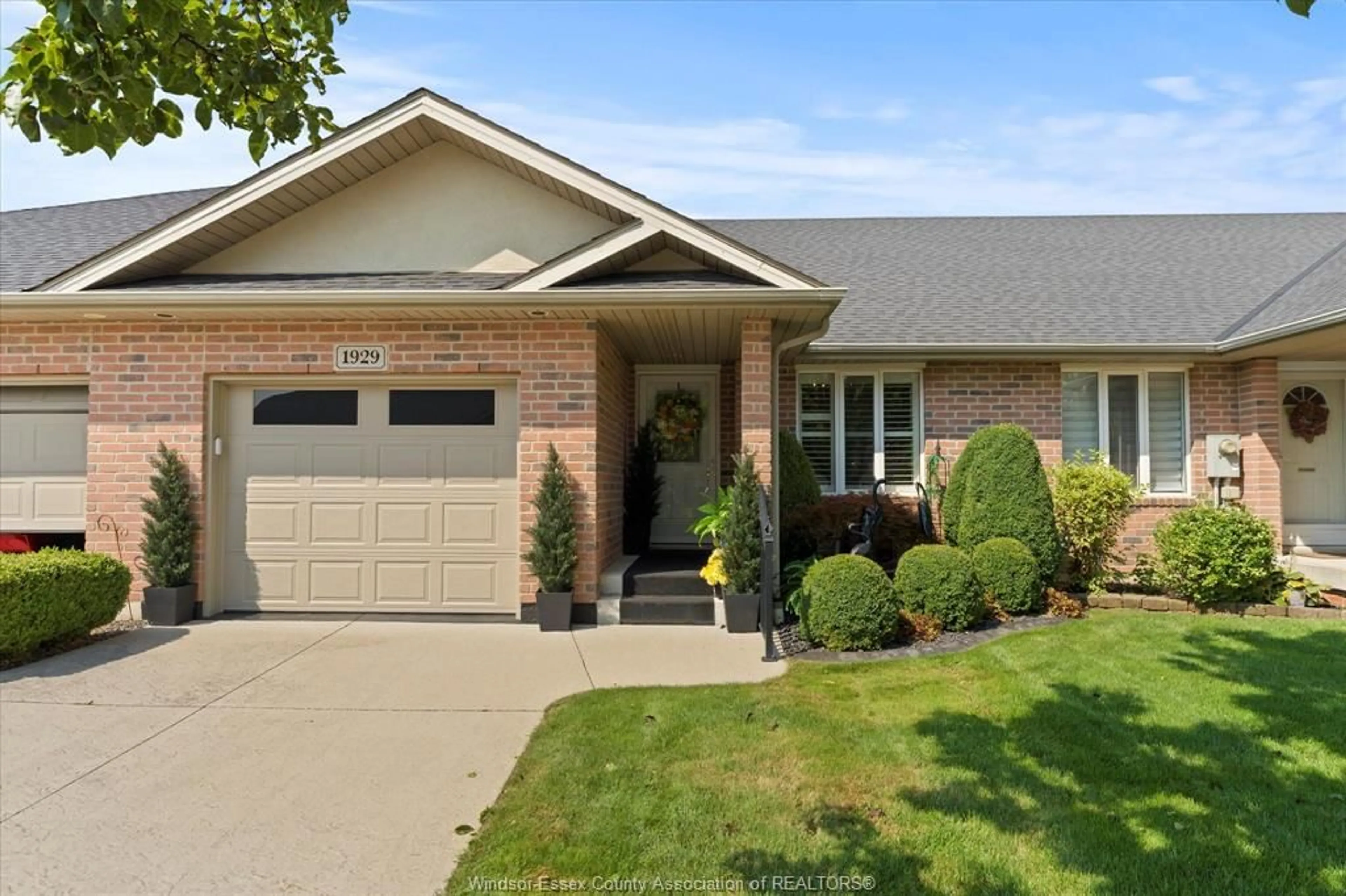 Home with brick exterior material, street for 1929 VENETIAN, Windsor Ontario N8P 2A1