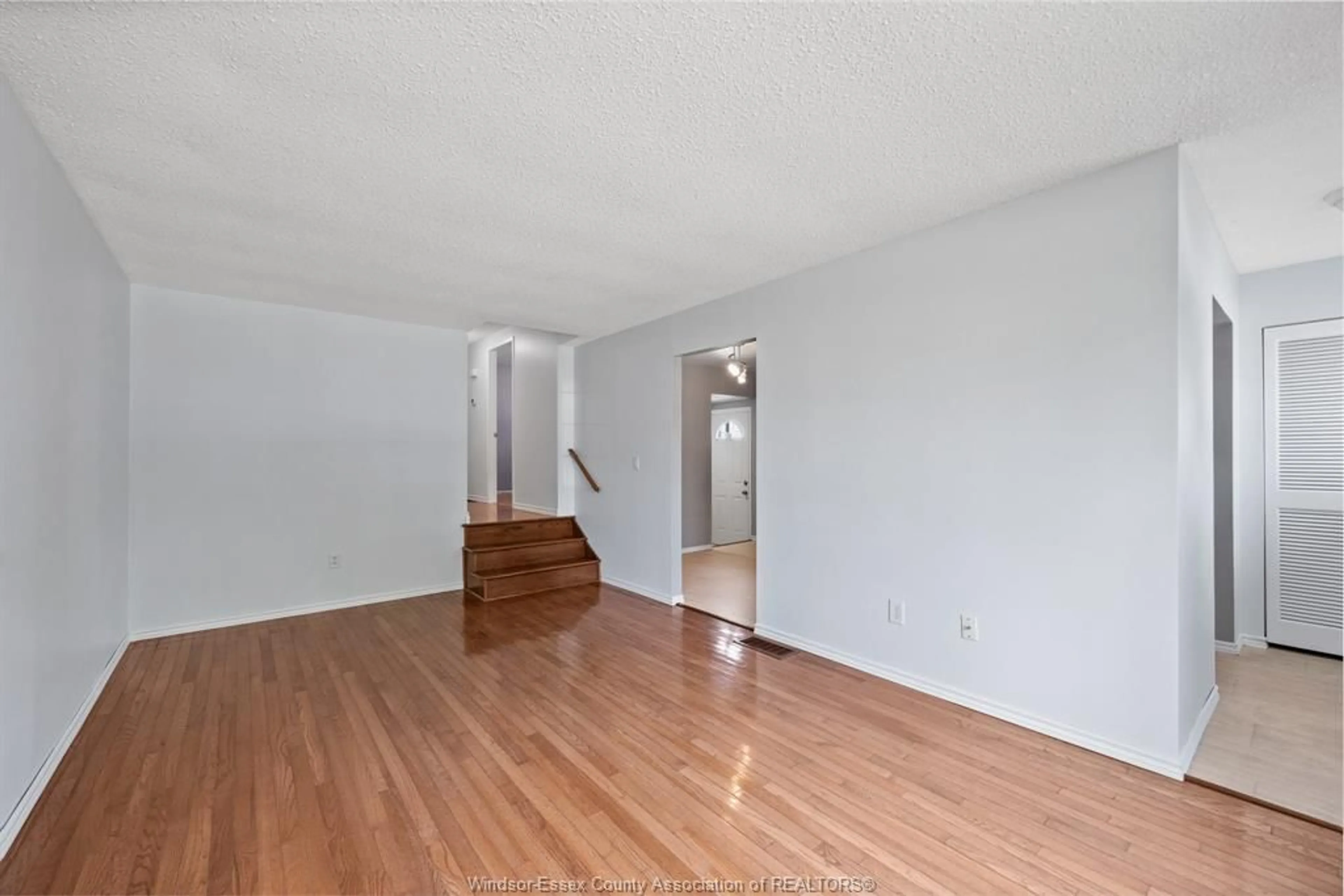 A pic of a room for 9733 MELVILLE, Windsor Ontario N8R 1B4