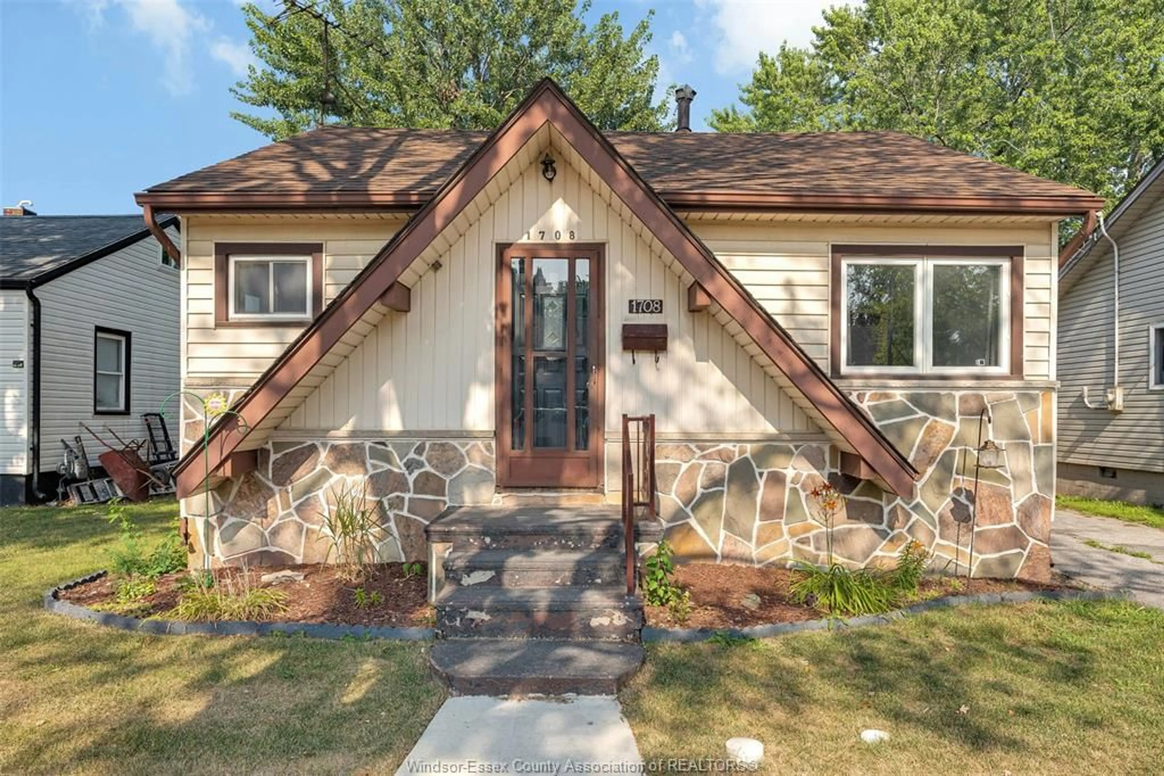 Home with brick exterior material, street for 1708 AUBIN, Windsor Ontario N8Y 4G5