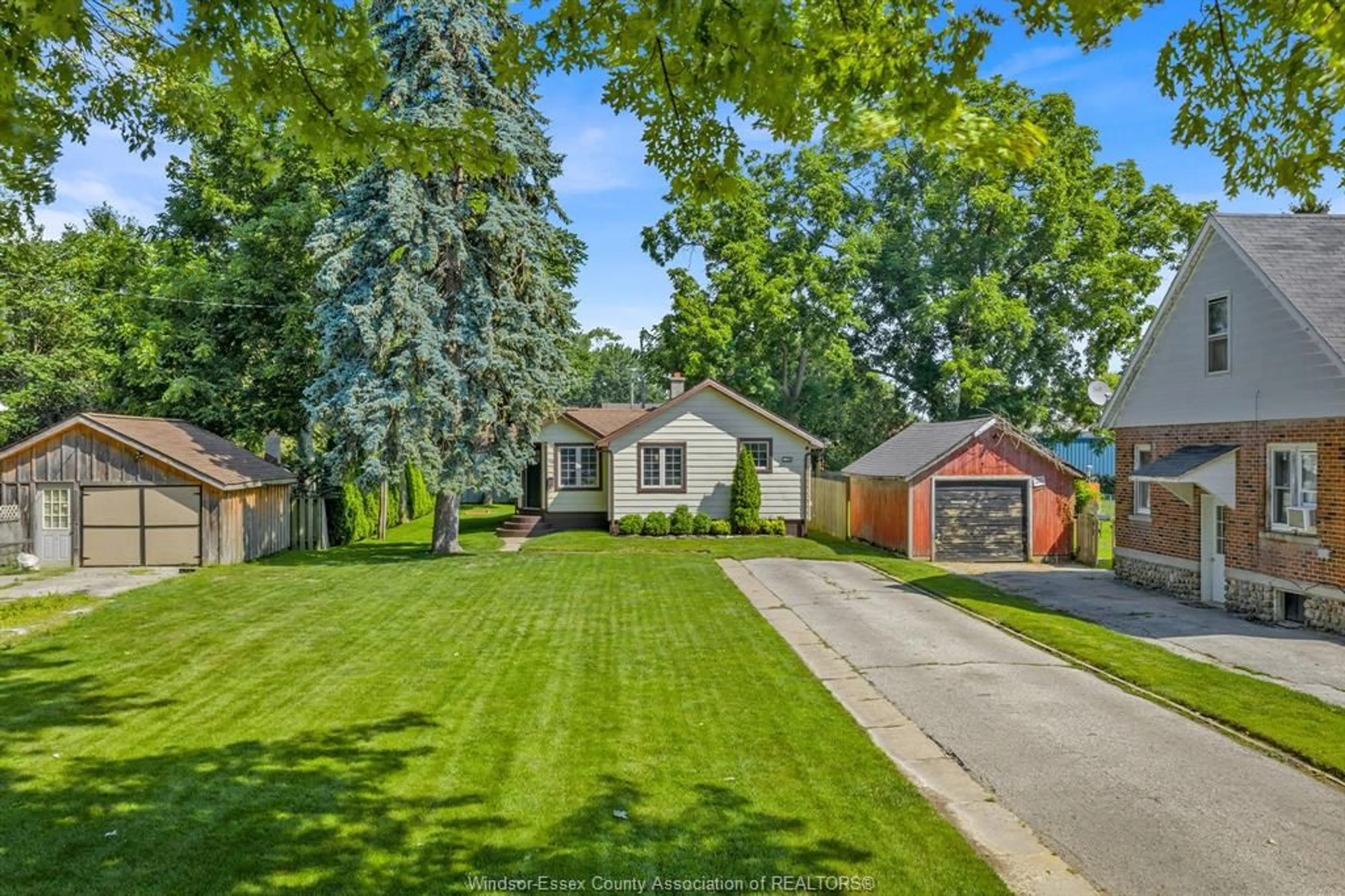 A pic from outside/outdoor area/front of a property/back of a property/a pic from drone, street for 79 MARLBOROUGH, Leamington Ontario N8H 1X1