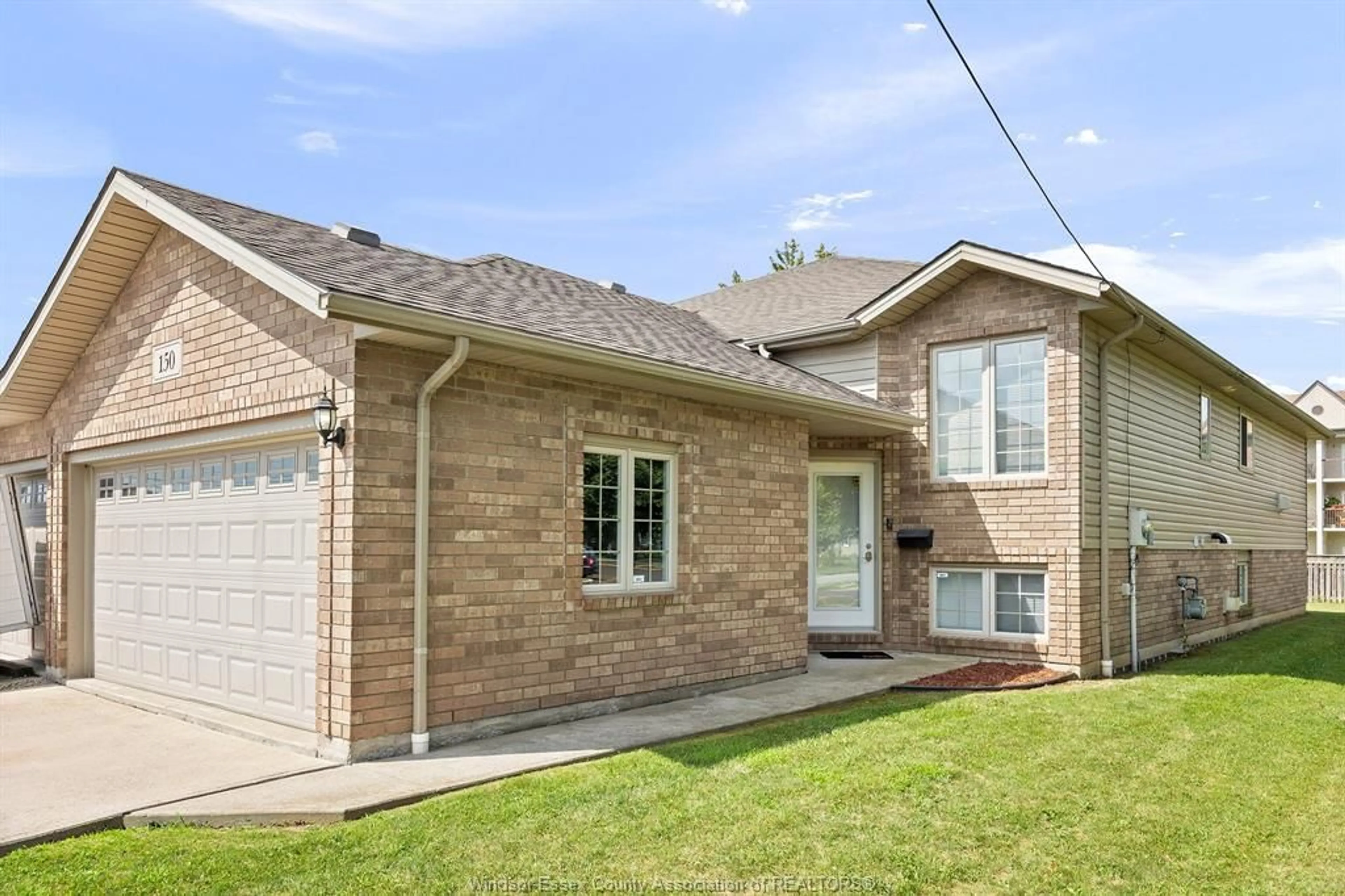 Home with brick exterior material, street for 150 LANSDOWNE Ave, Kingsville Ontario N9Y 4C9